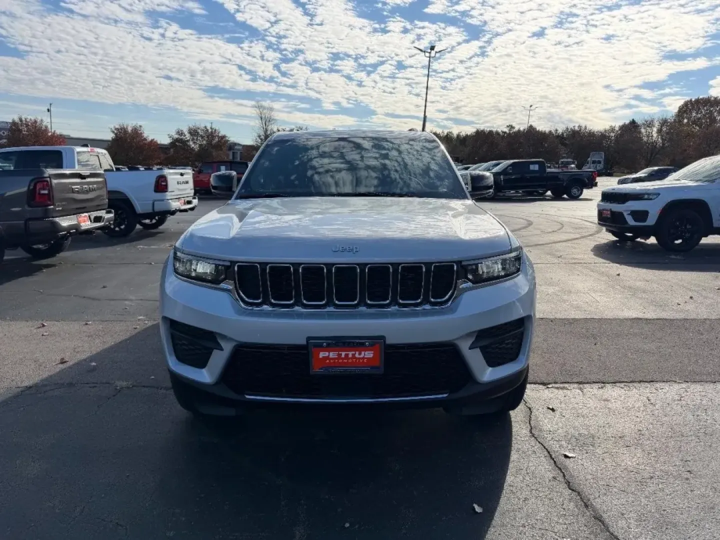 2025 /Global Black Cloth Jeep Grand Cherokee Laredo X (1C4RJHAG7SC) with an 3.6L V6 24V VVT UPG I engine, Automatic transmission, located at 970 Woodlawn Dr., Farmington, MO, 63640, (573) 431-7800, 37.825642, -90.468674 - **Adventure Awaits with the 2025 Jeep Grand Cherokee at Pettus CDJR Farmington!**<br /> <br /> If you crave thrilling weekend escapades, family road trips, or simply a dependable vehicle for your daily commute, the 2025 Jeep Grand Cherokee is the perfect fit for your lifestyle. With unmatched versat - Photo#8
