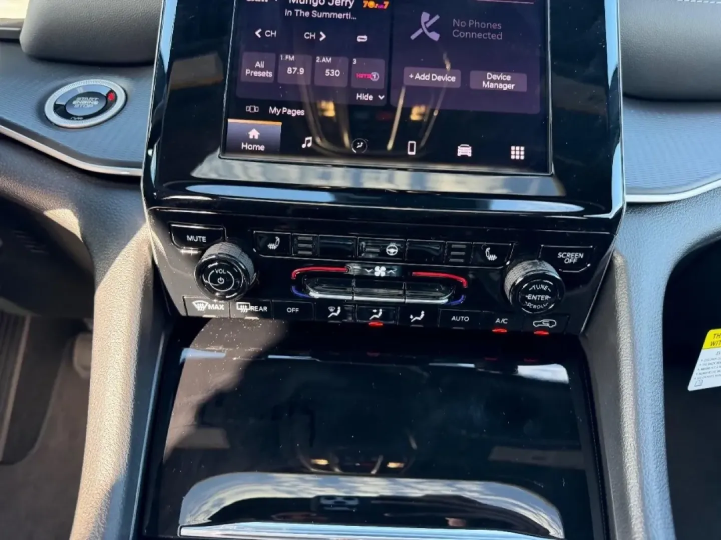 2025 /Global Black Cloth Jeep Grand Cherokee Laredo X (1C4RJHAG7SC) with an 3.6L V6 24V VVT UPG I engine, Automatic transmission, located at 970 Woodlawn Dr., Farmington, MO, 63640, (573) 431-7800, 37.825642, -90.468674 - **Adventure Awaits with the 2025 Jeep Grand Cherokee at Pettus CDJR Farmington!**<br /> <br /> If you crave thrilling weekend escapades, family road trips, or simply a dependable vehicle for your daily commute, the 2025 Jeep Grand Cherokee is the perfect fit for your lifestyle. With unmatched versat - Photo#16