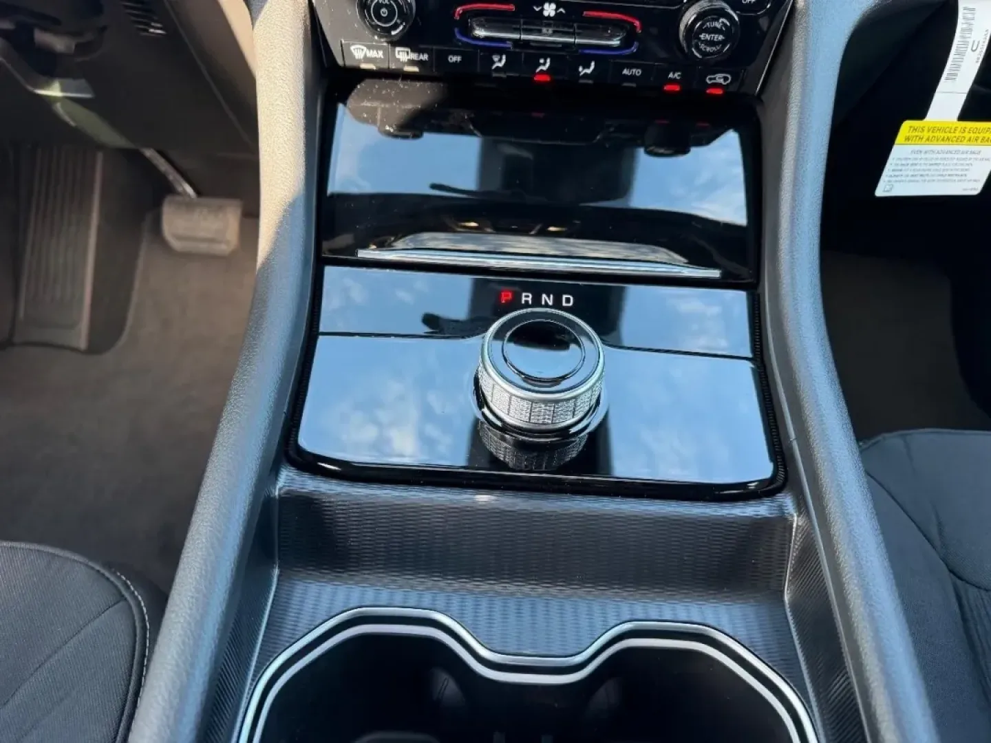 2025 /Global Black Cloth Jeep Grand Cherokee Laredo X (1C4RJHAG7SC) with an 3.6L V6 24V VVT UPG I engine, Automatic transmission, located at 970 Woodlawn Dr., Farmington, MO, 63640, (573) 431-7800, 37.825642, -90.468674 - **Adventure Awaits with the 2025 Jeep Grand Cherokee at Pettus CDJR Farmington!**<br /> <br /> If you crave thrilling weekend escapades, family road trips, or simply a dependable vehicle for your daily commute, the 2025 Jeep Grand Cherokee is the perfect fit for your lifestyle. With unmatched versat - Photo#17