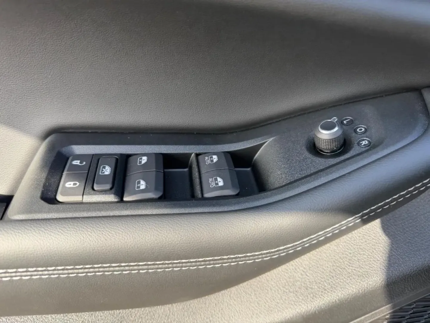 2025 /Global Black Cloth Jeep Grand Cherokee Laredo X (1C4RJHAG7SC) with an 3.6L V6 24V VVT UPG I engine, Automatic transmission, located at 970 Woodlawn Dr., Farmington, MO, 63640, (573) 431-7800, 37.825642, -90.468674 - **Adventure Awaits with the 2025 Jeep Grand Cherokee at Pettus CDJR Farmington!**<br /> <br /> If you crave thrilling weekend escapades, family road trips, or simply a dependable vehicle for your daily commute, the 2025 Jeep Grand Cherokee is the perfect fit for your lifestyle. With unmatched versat - Photo#19