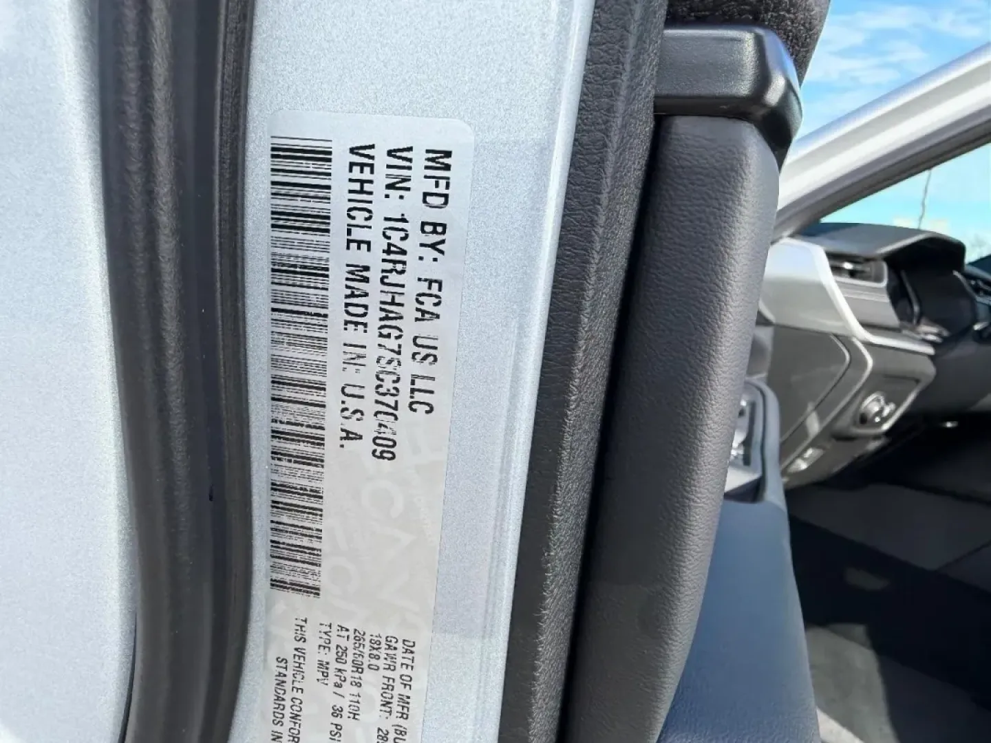 2025 /Global Black Cloth Jeep Grand Cherokee Laredo X (1C4RJHAG7SC) with an 3.6L V6 24V VVT UPG I engine, Automatic transmission, located at 970 Woodlawn Dr., Farmington, MO, 63640, (573) 431-7800, 37.825642, -90.468674 - **Adventure Awaits with the 2025 Jeep Grand Cherokee at Pettus CDJR Farmington!**<br /> <br /> If you crave thrilling weekend escapades, family road trips, or simply a dependable vehicle for your daily commute, the 2025 Jeep Grand Cherokee is the perfect fit for your lifestyle. With unmatched versat - Photo#23