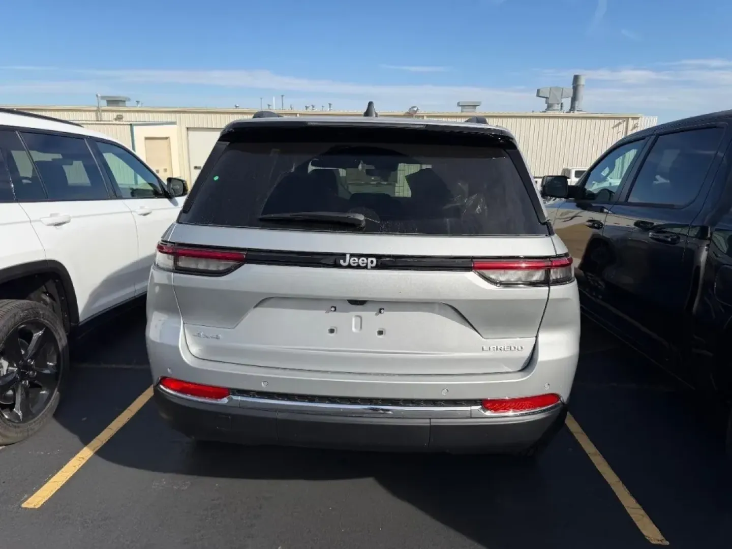 2025 /Global Black Cloth Jeep Grand Cherokee Laredo X (1C4RJHAG7SC) with an 3.6L V6 24V VVT UPG I engine, Automatic transmission, located at 970 Woodlawn Dr., Farmington, MO, 63640, (573) 431-7800, 37.825642, -90.468674 - **Adventure Awaits with the 2025 Jeep Grand Cherokee at Pettus CDJR Farmington!**<br /> <br /> If you crave thrilling weekend escapades, family road trips, or simply a dependable vehicle for your daily commute, the 2025 Jeep Grand Cherokee is the perfect fit for your lifestyle. With unmatched versat - Photo#2