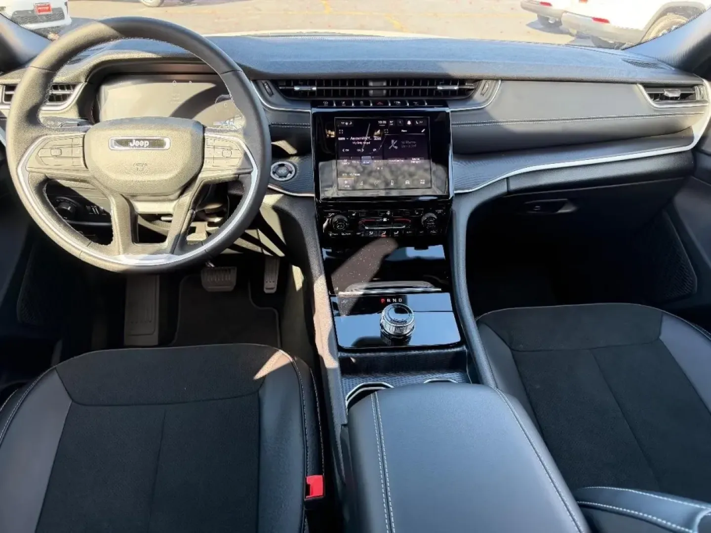 2025 /Global Black Leather Jeep Grand Cherokee Altitude X (1C4RJKAG9S8) with an 3.6L V6 24V VVT UPG I engine, Automatic transmission, located at 970 Woodlawn Dr., Farmington, MO, 63640, (573) 431-7800, 37.825642, -90.468674 - Discover the perfect blend of luxury and adventure with the 2025 Jeep Grand Cherokee, now available at Pettus CDJR Farmington! If you're searching for a versatile vehicle that seamlessly fits into your active lifestyle, this SUV is designed for you. Whether you're navigating the busy streets of Farm - Photo#13