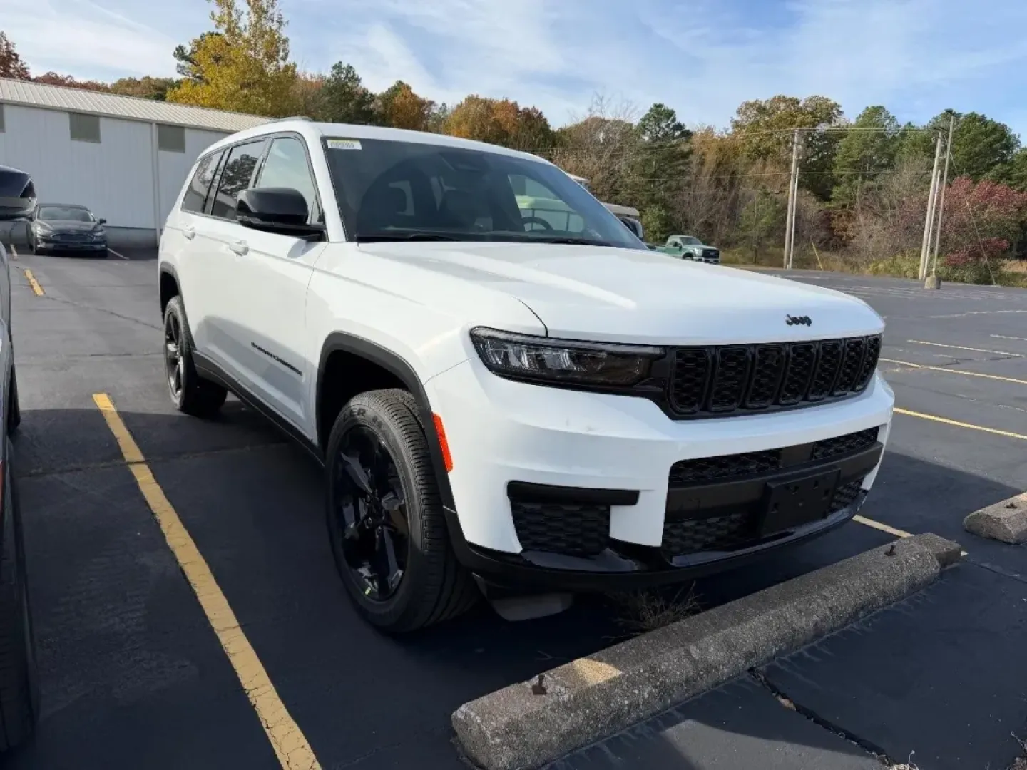 2025 /Global Black Leather Jeep Grand Cherokee Altitude X (1C4RJKAG9S8) with an 3.6L V6 24V VVT UPG I engine, Automatic transmission, located at 970 Woodlawn Dr., Farmington, MO, 63640, (573) 431-7800, 37.825642, -90.468674 - Discover the perfect blend of luxury and adventure with the 2025 Jeep Grand Cherokee, now available at Pettus CDJR Farmington! If you're searching for a versatile vehicle that seamlessly fits into your active lifestyle, this SUV is designed for you. Whether you're navigating the busy streets of Farm - Photo#1