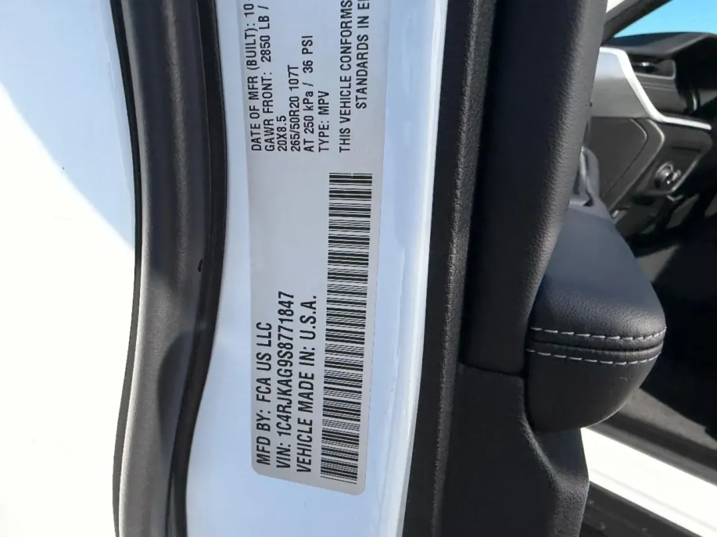 2025 /Global Black Leather Jeep Grand Cherokee Altitude X (1C4RJKAG9S8) with an 3.6L V6 24V VVT UPG I engine, Automatic transmission, located at 970 Woodlawn Dr., Farmington, MO, 63640, (573) 431-7800, 37.825642, -90.468674 - Discover the perfect blend of luxury and adventure with the 2025 Jeep Grand Cherokee, now available at Pettus CDJR Farmington! If you're searching for a versatile vehicle that seamlessly fits into your active lifestyle, this SUV is designed for you. Whether you're navigating the busy streets of Farm - Photo#25