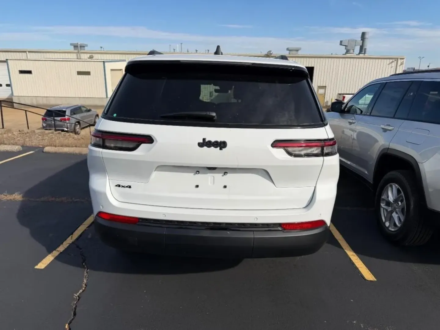 2025 /Global Black Leather Jeep Grand Cherokee Altitude X (1C4RJKAG9S8) with an 3.6L V6 24V VVT UPG I engine, Automatic transmission, located at 970 Woodlawn Dr., Farmington, MO, 63640, (573) 431-7800, 37.825642, -90.468674 - Discover the perfect blend of luxury and adventure with the 2025 Jeep Grand Cherokee, now available at Pettus CDJR Farmington! If you're searching for a versatile vehicle that seamlessly fits into your active lifestyle, this SUV is designed for you. Whether you're navigating the busy streets of Farm - Photo#2