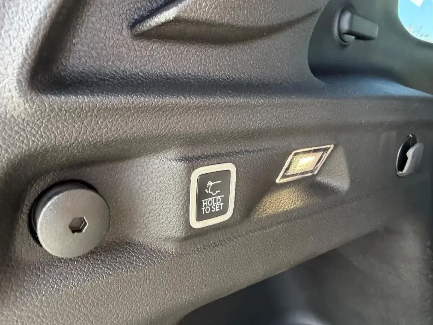 2025 /Global Black Leather Jeep Grand Cherokee Altitude X (1C4RJKAG9S8) with an 3.6L V6 24V VVT UPG I engine, Automatic transmission, located at 970 Woodlawn Dr., Farmington, MO, 63640, (573) 431-7800, 37.825642, -90.468674 - Discover the perfect blend of luxury and adventure with the 2025 Jeep Grand Cherokee, now available at Pettus CDJR Farmington! If you're searching for a versatile vehicle that seamlessly fits into your active lifestyle, this SUV is designed for you. Whether you're navigating the busy streets of Farm - Photo#5