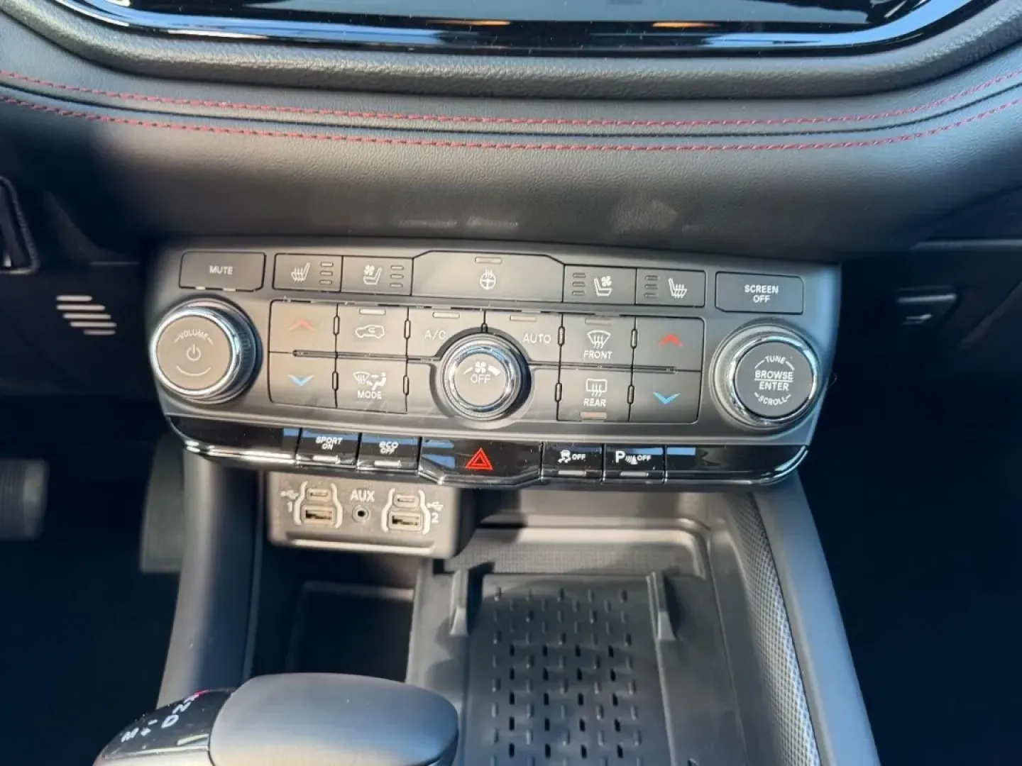 2026 /Black Leather Dodge Durango GT Plus HEMI V8 (1C4SDJCT7TC) with an 5.7L V8 HEMI MDS VVT engine, Automatic transmission, located at 970 Woodlawn Dr., Farmington, MO, 63640, (573) 431-7800, 37.825642, -90.468674 - **Unleash Adventure with the 2026 Dodge Durango: Your Next Family SUV Awaits!**<br /> <br /> Are you ready to elevate your family's adventures and weekend getaways? Look no further than the **2026 Dodge Durango**-a powerful and spacious SUV that combines style, safety, and versatility. Whether you'r - Photo#17