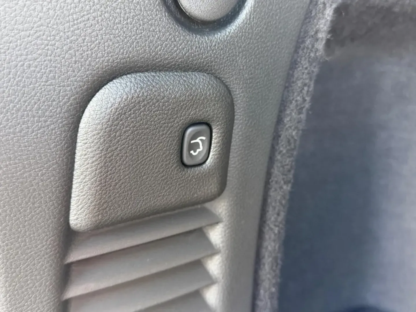 2026 /Black Leather Dodge Durango GT Plus HEMI V8 (1C4SDJCT7TC) with an 5.7L V8 HEMI MDS VVT engine, Automatic transmission, located at 970 Woodlawn Dr., Farmington, MO, 63640, (573) 431-7800, 37.825642, -90.468674 - **Unleash Adventure with the 2026 Dodge Durango: Your Next Family SUV Awaits!**<br /> <br /> Are you ready to elevate your family's adventures and weekend getaways? Look no further than the **2026 Dodge Durango**-a powerful and spacious SUV that combines style, safety, and versatility. Whether you'r - Photo#5