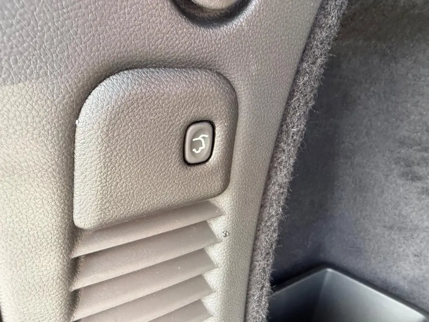 2026 /Black Leather Dodge Durango GT Plus HEMI V8 (1C4SDJCT9TC) with an 5.7L V8 HEMI MDS VVT engine, Automatic transmission, located at 970 Woodlawn Dr., Farmington, MO, 63640, (573) 431-7800, 37.825642, -90.468674 - **Adventure Awaits with the 2026 Dodge Durango: Your Perfect Family SUV**<br /> <br /> Are you ready to elevate your family adventures while enjoying the open road? Look no further than the stunning 2026 Dodge Durango, now available at Pettus CDJR Farmington. This SUV is not just a vehicle; it's a l - Photo#5