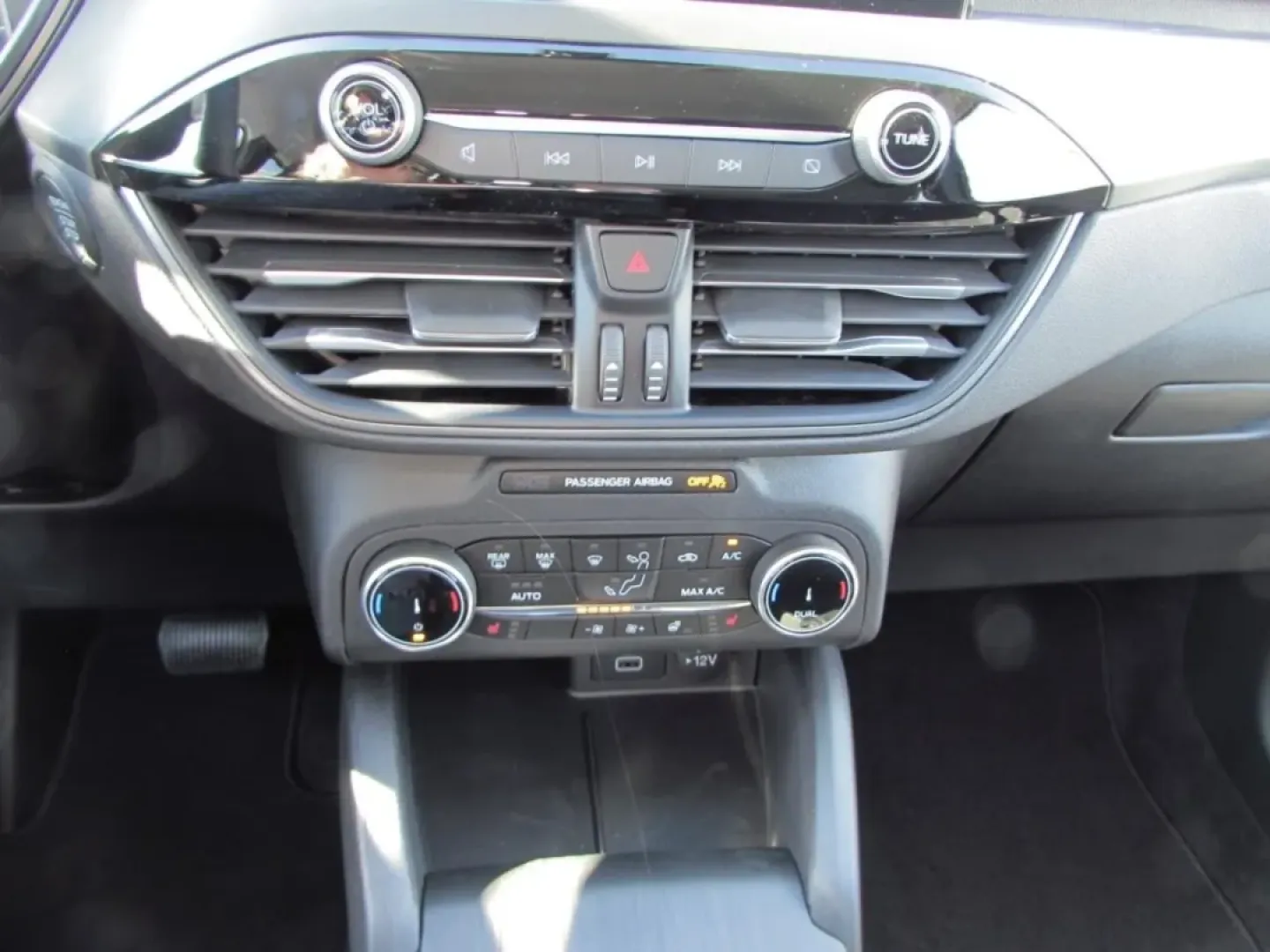 2026 /Ebony Ford Escape Active (1FMCU0GN5TU) with an 1.5L engine, located at 12836 Highway 21, De Soto, MO, 63020, (636) 337-7777, 38.151867, -90.575615 - Looking for a versatile vehicle that can keep up with your active lifestyle? Look no further! The 2026 Ford Escape Active is perfect for families, commuters, and adventurers alike. With its robust design and impressive fuel efficiency, this SUV is built for both urban driving and weekend getaways. W - Photo#19