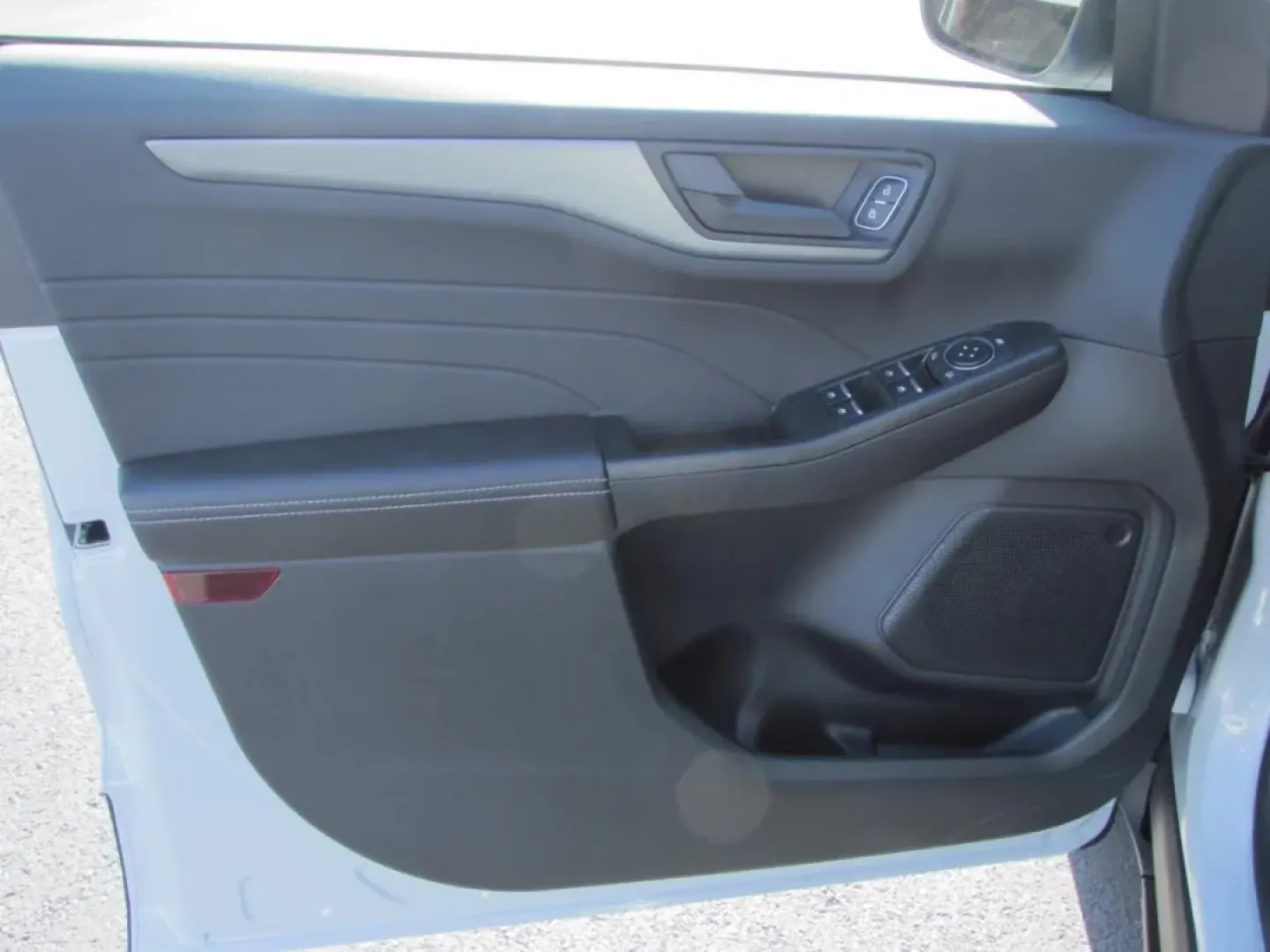 2026 /Ebony Ford Escape Active (1FMCU0GN9TU) with an 1.5L engine, located at 12836 Highway 21, De Soto, MO, 63020, (636) 337-7777, 38.151867, -90.575615 - **Experience the Freedom of Adventure with the 2026 Ford Escape at Pettus Ford De Soto**<br /> <br /> Are you ready to elevate your daily commute or weekend adventures? The 2026 Ford Escape is the perfect companion for anyone seeking a blend of style, efficiency, and versatility. Imagine packing up - Photo#9