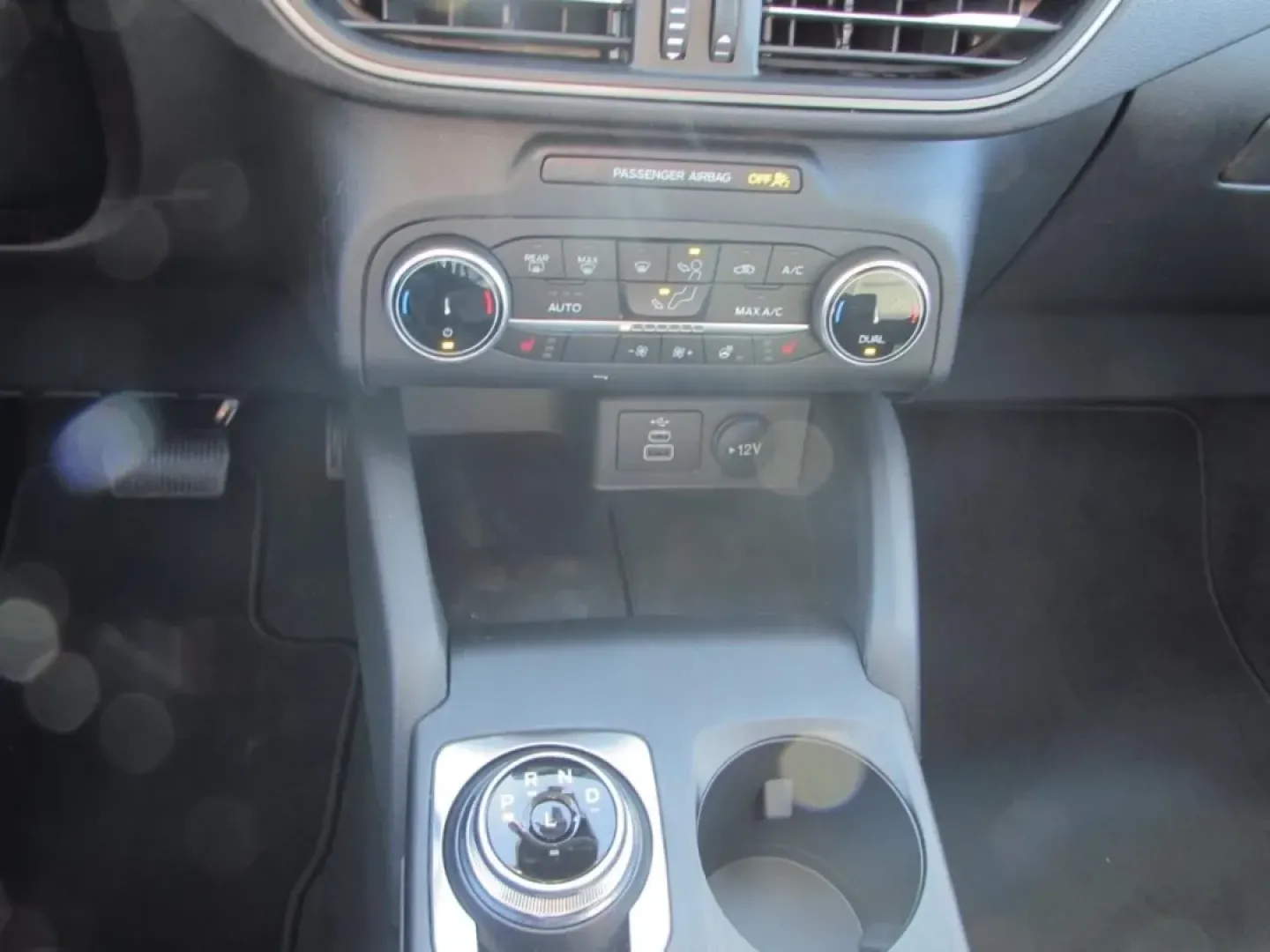 2026 /Ebony Ford Escape Active (1FMCU0GN9TU) with an 1.5L engine, located at 12836 Highway 21, De Soto, MO, 63020, (636) 337-7777, 38.151867, -90.575615 - **Experience the Freedom of Adventure with the 2026 Ford Escape at Pettus Ford De Soto**<br /> <br /> Are you ready to elevate your daily commute or weekend adventures? The 2026 Ford Escape is the perfect companion for anyone seeking a blend of style, efficiency, and versatility. Imagine packing up - Photo#17