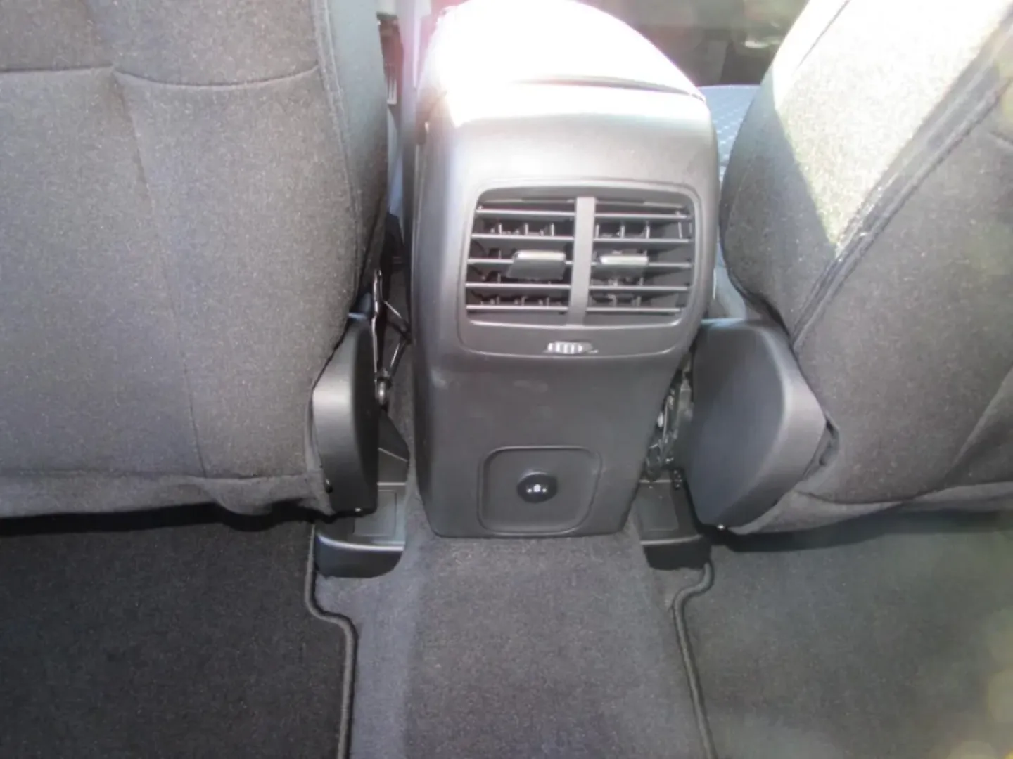 2026 /Ebony Ford Escape Active (1FMCU0GN9TU) with an 1.5L engine, located at 12836 Highway 21, De Soto, MO, 63020, (636) 337-7777, 38.151867, -90.575615 - **Experience the Freedom of Adventure with the 2026 Ford Escape at Pettus Ford De Soto**<br /> <br /> Are you ready to elevate your daily commute or weekend adventures? The 2026 Ford Escape is the perfect companion for anyone seeking a blend of style, efficiency, and versatility. Imagine packing up - Photo#27