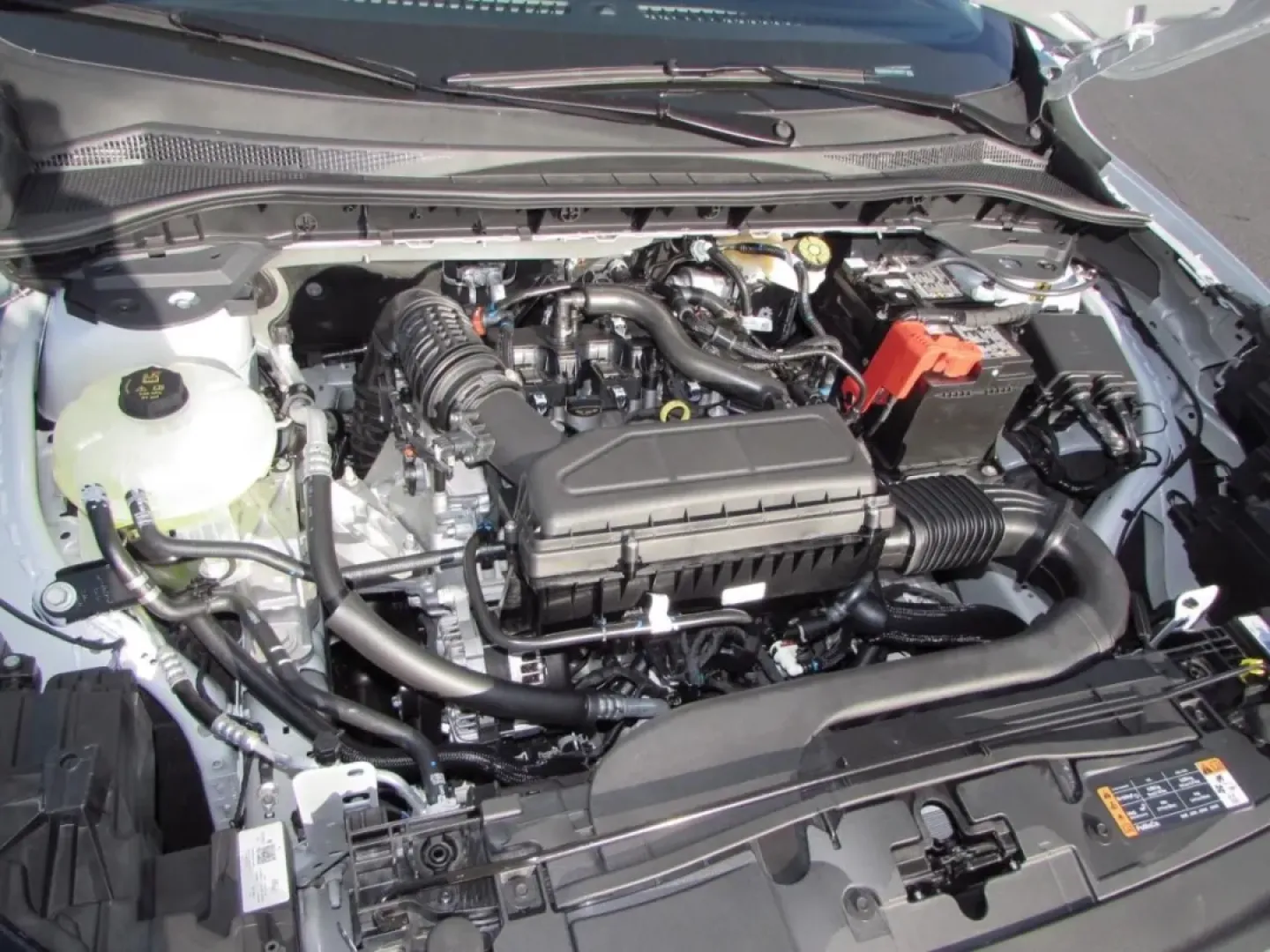 2026 /Ebony Ford Escape Active (1FMCU0GN9TU) with an 1.5L engine, located at 12836 Highway 21, De Soto, MO, 63020, (636) 337-7777, 38.151867, -90.575615 - **Experience the Freedom of Adventure with the 2026 Ford Escape at Pettus Ford De Soto**<br /> <br /> Are you ready to elevate your daily commute or weekend adventures? The 2026 Ford Escape is the perfect companion for anyone seeking a blend of style, efficiency, and versatility. Imagine packing up - Photo#7