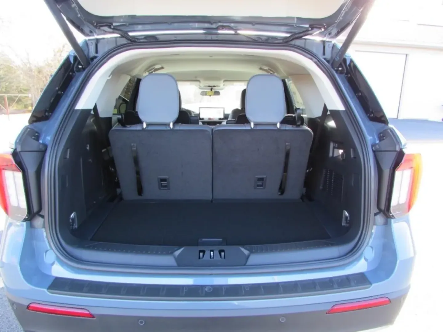 2026 /Dark Space Gray Ford Explorer Active (1FMUK8DH5TG) with an 2.3L EcoBoost I-4 engine, Automatic transmission, located at 12836 Highway 21, De Soto, MO, 63020, (636) 337-7777, 38.151867, -90.575615 - Are you ready to elevate your family's adventures with the perfect blend of style, comfort, and performance? Look no further than the stunning 2026 Ford Explorer Active, now available at Pettus Ford De Soto! Located conveniently in De Soto, MO, at 12836 Missouri Hwy 21, our OEM dealership is your go - Photo#29