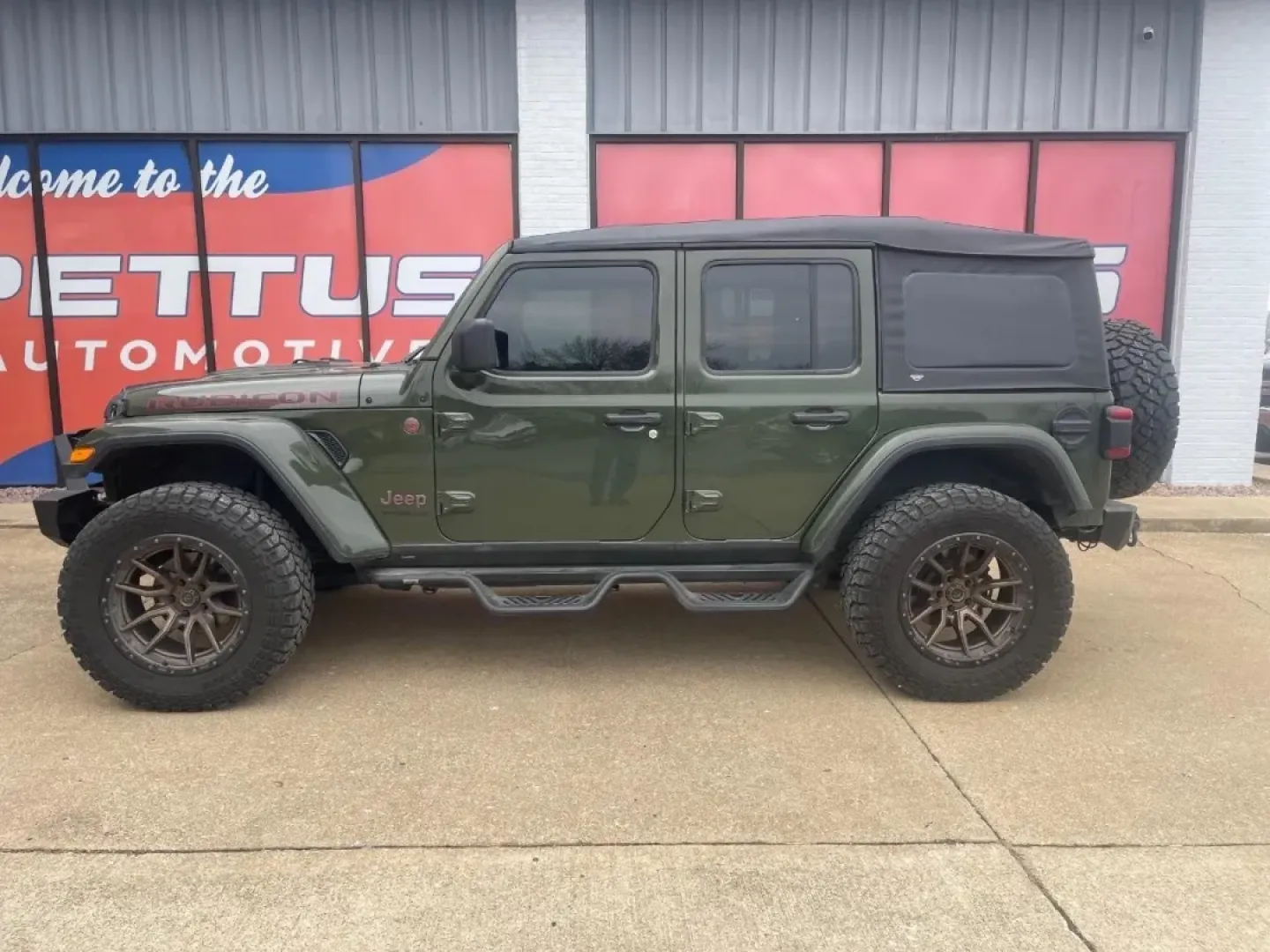 2020 /Dark Saddle/Black Leather Jeep Wrangler Unlimited Rubicon (1C4HJXFG3LW) with an 3.6L V6 24V VVT UPG I engine, 6A transmission, located at 970 Woodlawn Dr., Farmington, MO, 63640, (573) 431-7800, 37.825642, -90.468674 - **Adventure Awaits: Explore the Great Outdoors in this 2020 Jeep Wrangler Unlimited Rubicon!**<br /> <br /> Are you ready to embrace the thrill of the open road and the call of the wild? Look no further! This stunning 2020 Jeep Wrangler Unlimited Rubicon is the perfect companion for those who crave - Photo#1