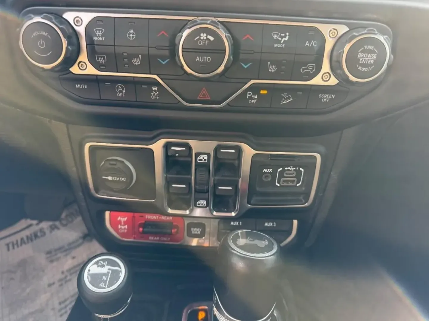 2020 /Dark Saddle/Black Leather Jeep Wrangler Unlimited Rubicon (1C4HJXFG3LW) with an 3.6L V6 24V VVT UPG I engine, 6A transmission, located at 970 Woodlawn Dr., Farmington, MO, 63640, (573) 431-7800, 37.825642, -90.468674 - **Adventure Awaits: Explore the Great Outdoors in this 2020 Jeep Wrangler Unlimited Rubicon!**<br /> <br /> Are you ready to embrace the thrill of the open road and the call of the wild? Look no further! This stunning 2020 Jeep Wrangler Unlimited Rubicon is the perfect companion for those who crave - Photo#14