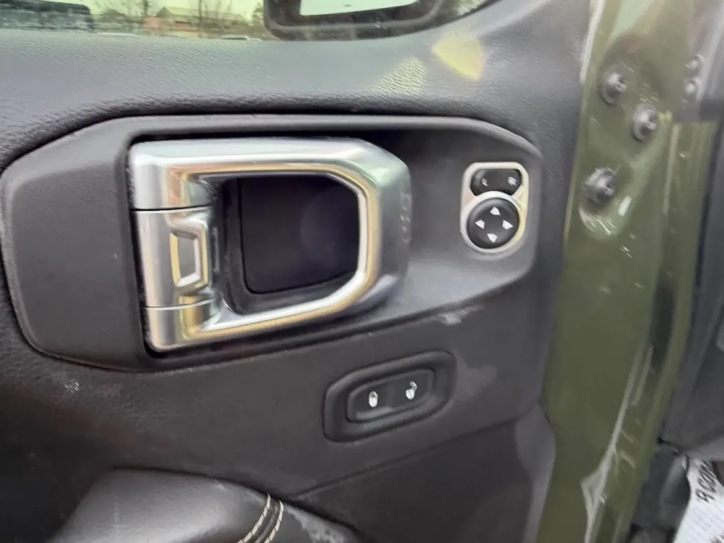 2020 /Dark Saddle/Black Leather Jeep Wrangler Unlimited Rubicon (1C4HJXFG3LW) with an 3.6L V6 24V VVT UPG I engine, 6A transmission, located at 970 Woodlawn Dr., Farmington, MO, 63640, (573) 431-7800, 37.825642, -90.468674 - **Adventure Awaits: Explore the Great Outdoors in this 2020 Jeep Wrangler Unlimited Rubicon!**<br /> <br /> Are you ready to embrace the thrill of the open road and the call of the wild? Look no further! This stunning 2020 Jeep Wrangler Unlimited Rubicon is the perfect companion for those who crave - Photo#17