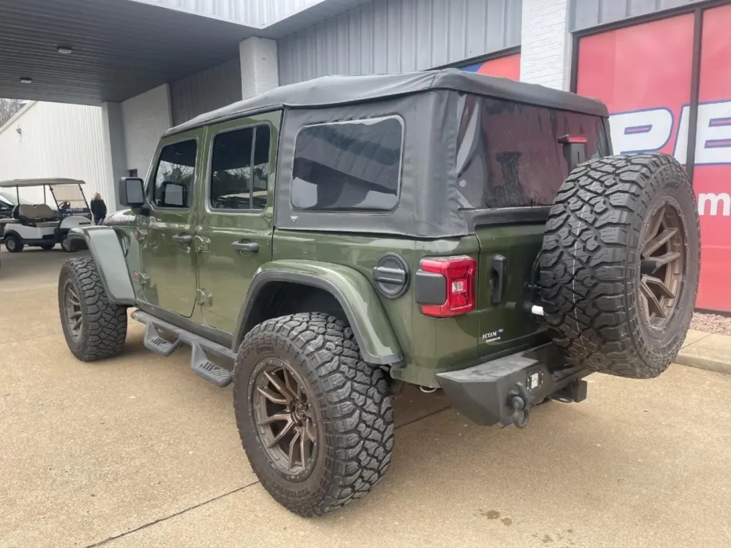 2020 /Dark Saddle/Black Leather Jeep Wrangler Unlimited Rubicon (1C4HJXFG3LW) with an 3.6L V6 24V VVT UPG I engine, 6A transmission, located at 970 Woodlawn Dr., Farmington, MO, 63640, (573) 431-7800, 37.825642, -90.468674 - **Adventure Awaits: Explore the Great Outdoors in this 2020 Jeep Wrangler Unlimited Rubicon!**<br /> <br /> Are you ready to embrace the thrill of the open road and the call of the wild? Look no further! This stunning 2020 Jeep Wrangler Unlimited Rubicon is the perfect companion for those who crave - Photo#3