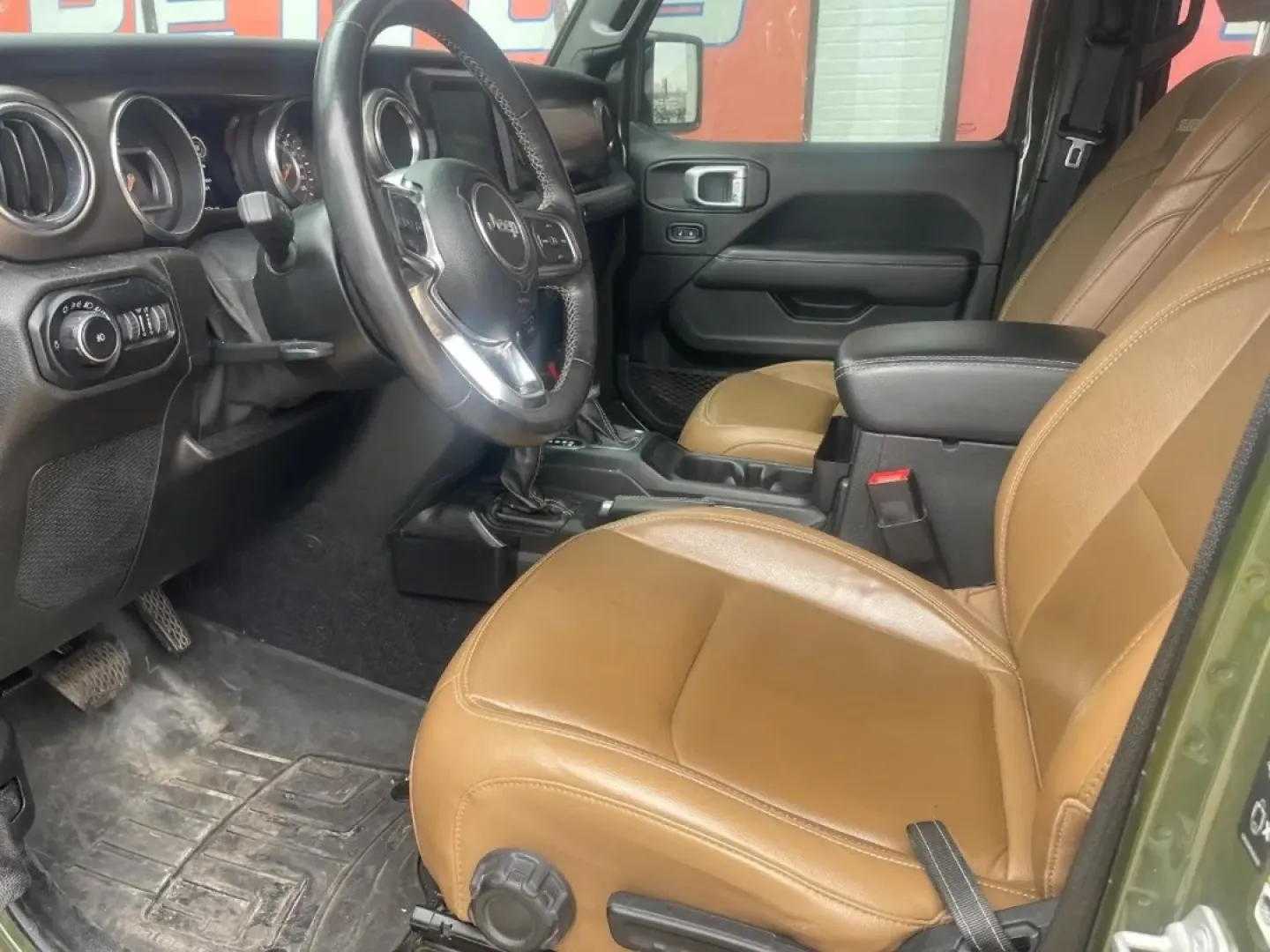 2020 /Dark Saddle/Black Leather Jeep Wrangler Unlimited Rubicon (1C4HJXFG3LW) with an 3.6L V6 24V VVT UPG I engine, 6A transmission, located at 970 Woodlawn Dr., Farmington, MO, 63640, (573) 431-7800, 37.825642, -90.468674 - **Adventure Awaits: Explore the Great Outdoors in this 2020 Jeep Wrangler Unlimited Rubicon!**<br /> <br /> Are you ready to embrace the thrill of the open road and the call of the wild? Look no further! This stunning 2020 Jeep Wrangler Unlimited Rubicon is the perfect companion for those who crave - Photo#8
