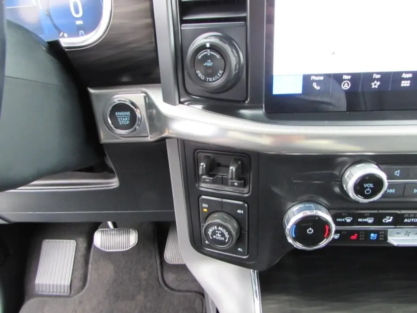 2024 /Black Ford F-150 LARIAT (1FTFW5LD3RF) with an Other engine, located at 12830 Highway 21, De Soto, MO, 63020, (636) 337-7777, 38.153099, -90.573624 - ### Discover Adventure with the 2024 Ford F-150 LARIAT at Pettus CDJR DeSoto<br /> <br /> Are you ready to elevate your lifestyle with a truck that combines power, efficiency, and modern technology? Whether you're hauling gear for an exciting weekend adventure, commuting to work, or transporting you - Photo#25