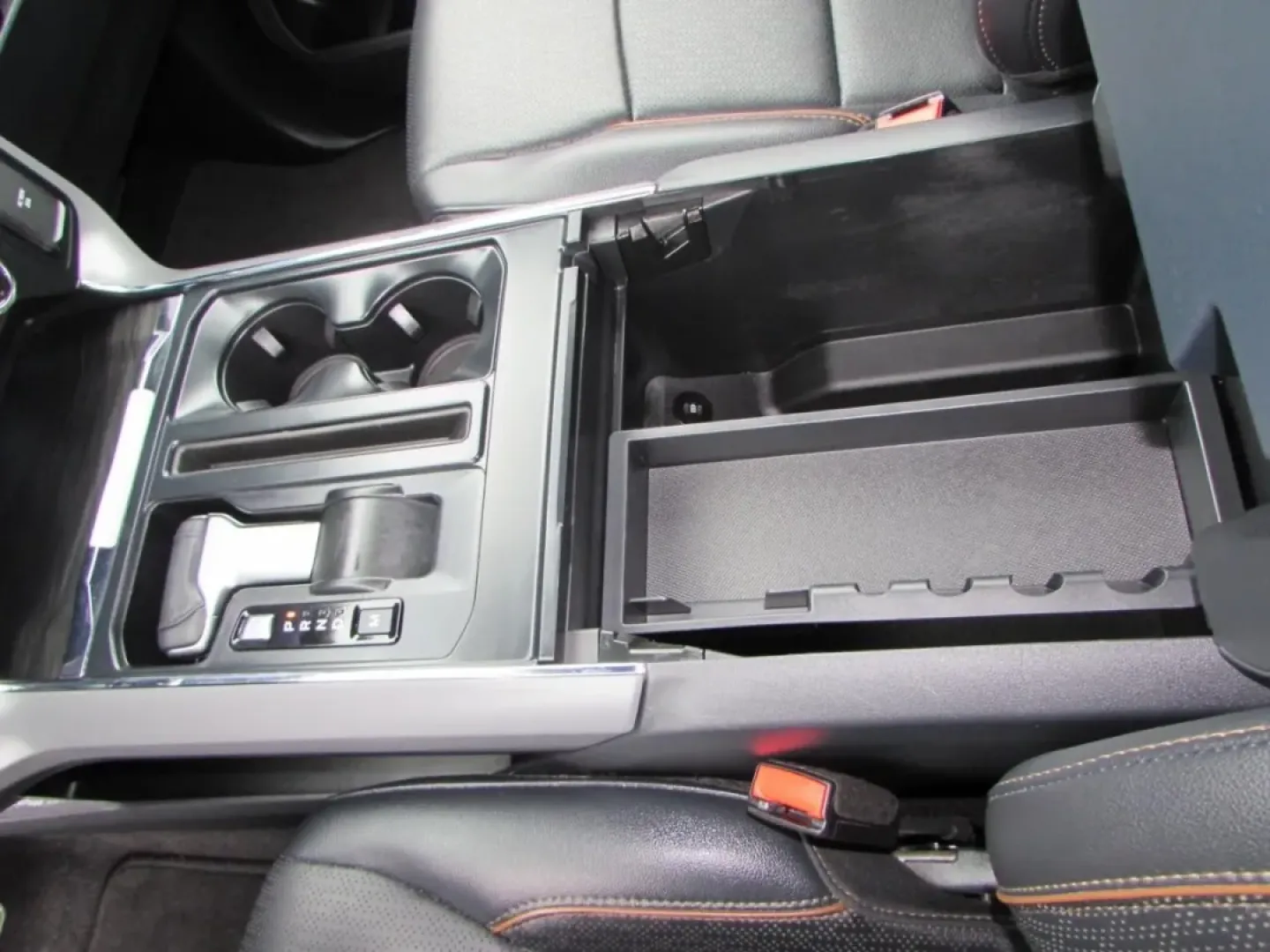 2024 /Black Ford F-150 LARIAT (1FTFW5LD3RF) with an Other engine, located at 12830 Highway 21, De Soto, MO, 63020, (636) 337-7777, 38.153099, -90.573624 - ### Discover Adventure with the 2024 Ford F-150 LARIAT at Pettus CDJR DeSoto<br /> <br /> Are you ready to elevate your lifestyle with a truck that combines power, efficiency, and modern technology? Whether you're hauling gear for an exciting weekend adventure, commuting to work, or transporting you - Photo#30