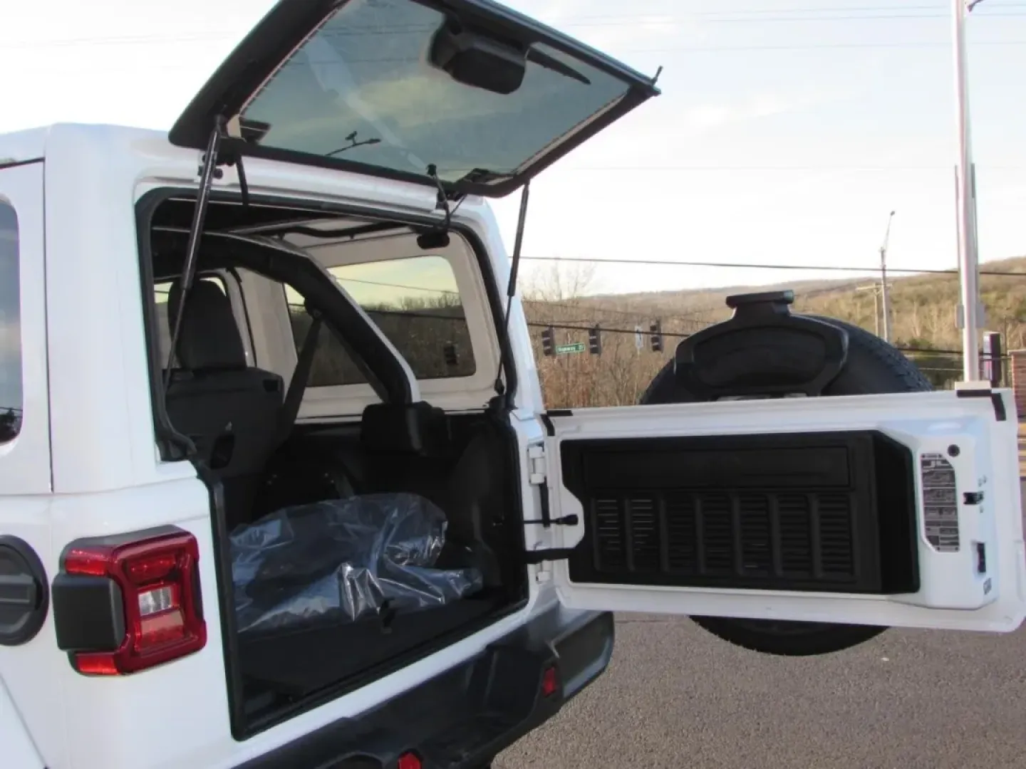 2026 /Black Jeep Wrangler Sahara (1C4PJXEG8TW) with an Other engine, located at 12830 Highway 21, De Soto, MO, 63020, (636) 337-7777, 38.153099, -90.573624 - **Adventure Awaits with the 2026 Jeep Wrangler Sahara Explore Your World!**<br /> <br /> Are you ready to take your outdoor adventures to the next level? The 2026 Jeep Wrangler Sahara is the perfect companion for those who crave excitement and exploration. Whether you're planning a weekend getaway - Photo#28