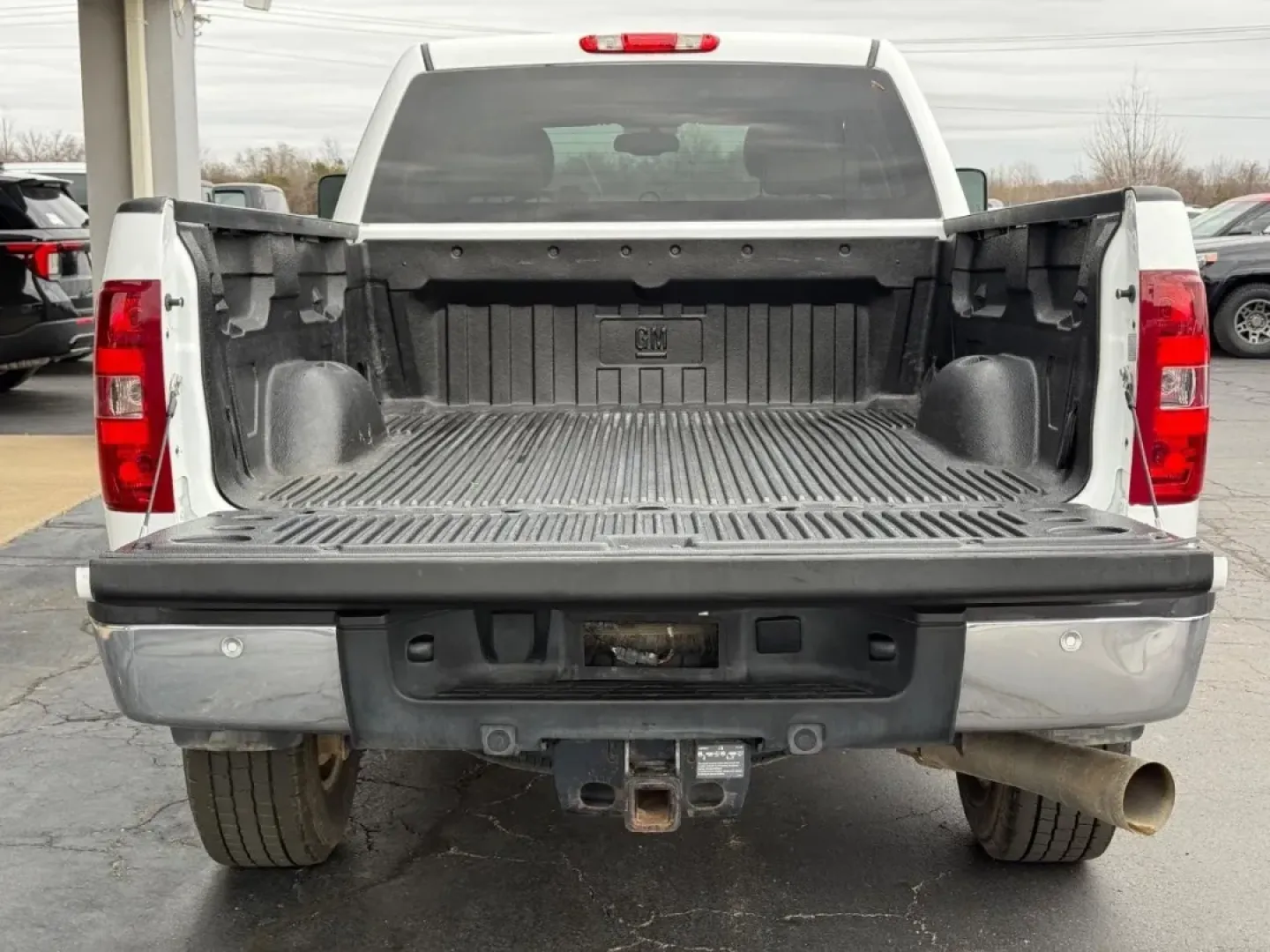 2014 /Light Cashmere/Dark Cashmere Leather Chevrolet Silverado 2500HD LTZ (1GC1KYE80EF) with an 6.6L engine, Automatic transmission, located at 141 Commercial Dr, Fredericktown, MO, 63645, (573) 783-6432, 37.570087, -90.320648 - **Unleash Your Adventurous Spirit with the 2014 Chevrolet Silverado 2500HD LTZ Crew Cab Your Ultimate Truck for Life's Journeys!**<br /> <br /> Are you ready to elevate your lifestyle with a reliable and rugged companion that can handle any challenge? Whether you're hauling equipment for work, emba - Photo#5