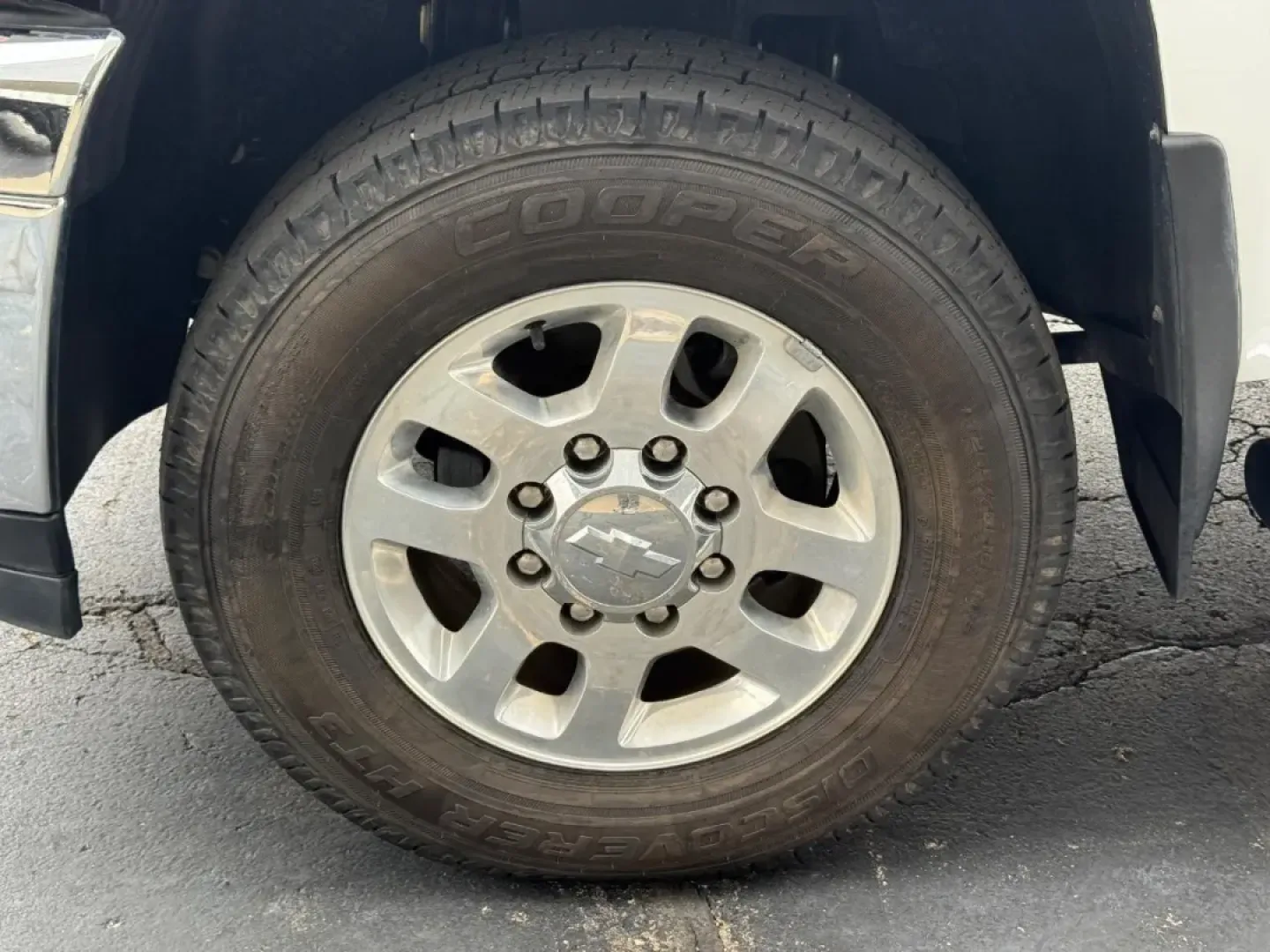 2014 /Light Cashmere/Dark Cashmere Leather Chevrolet Silverado 2500HD LTZ (1GC1KYE80EF) with an 6.6L engine, Automatic transmission, located at 141 Commercial Dr, Fredericktown, MO, 63645, (573) 783-6432, 37.570087, -90.320648 - **Unleash Your Adventurous Spirit with the 2014 Chevrolet Silverado 2500HD LTZ Crew Cab Your Ultimate Truck for Life's Journeys!**<br /> <br /> Are you ready to elevate your lifestyle with a reliable and rugged companion that can handle any challenge? Whether you're hauling equipment for work, emba - Photo#6