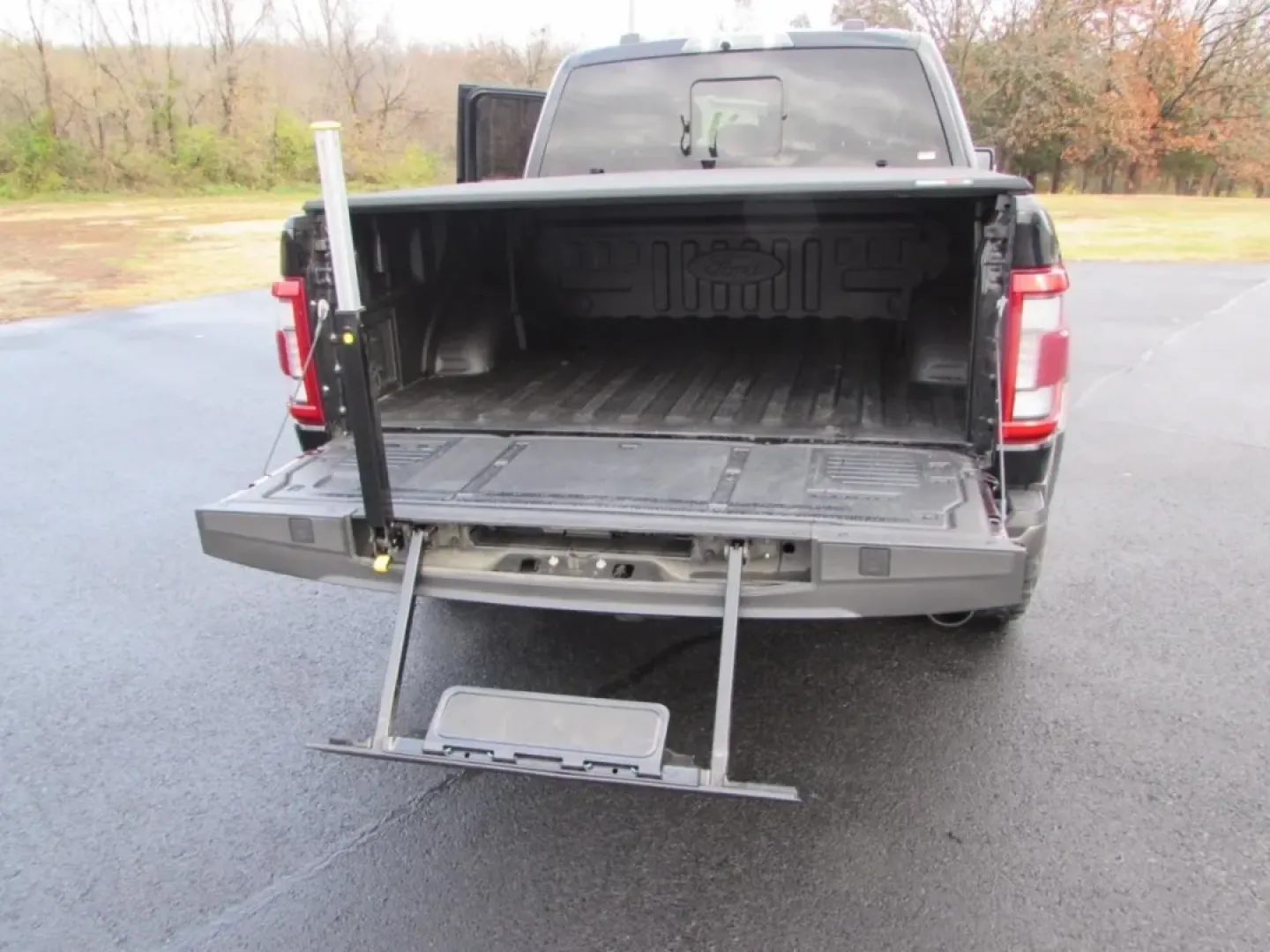 2023 /Black Ford F-150 Raptor (1FTFW1RG5PF) with an 3.5 V6 engine, Automatic transmission, located at 12836 Highway 21, De Soto, MO, 63020, (636) 337-7777, 38.151867, -90.575615 - ### Conquer Every Adventure with the 2023 Ford F-150 Raptor SuperCrew<br /> <br /> Are you ready to take your weekend adventures to the next level? Whether you're hitting the open road for a camping trip or need a reliable truck for daily errands, the 2023 Ford F-150 Raptor SuperCrew is the perfect - Photo#13