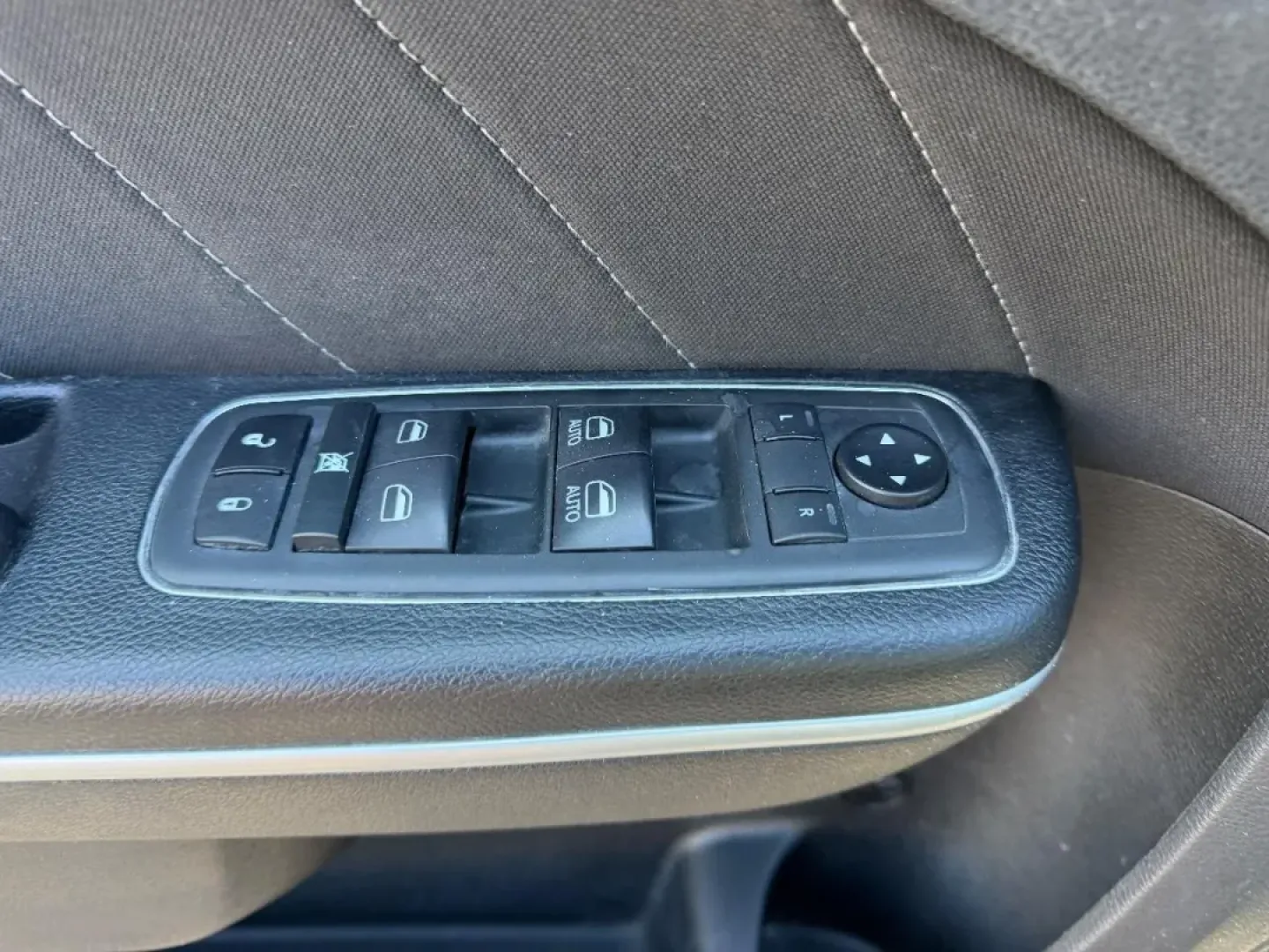 2020 /Black Cloth Dodge Charger SXT (2C3CDXJGXLH) with an 3.6L V6 24V VVT engine, Automatic transmission, located at 970 Woodlawn Dr., Farmington, MO, 63640, (573) 431-7800, 37.825642, -90.468674 - **Experience the Thrill of the Open Road with the 2020 Dodge Charger SXT Perfect for Weekend Getaways and Daily Drives!**<br /> <br /> Are you in search of a reliable and stylish vehicle that can keep up with your active lifestyle? Look no further than the 2020 Dodge Charger SXT, now available at P - Photo#18