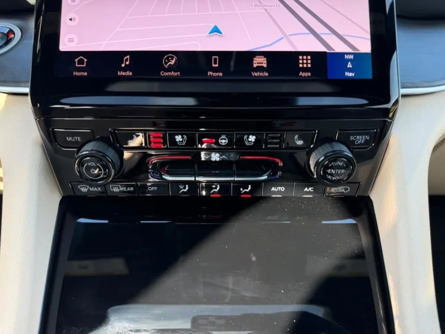 2025 /Wicker Beige/Black Leather Jeep Grand Cherokee Limited (1C4RJHBG8SC) with an 3.6L V6 24V VVT UPG I engine, located at 970 Woodlawn Dr., Farmington, MO, 63640, (573) 431-7800, 37.825642, -90.468674 - Ready for your next adventure? Imagine cruising through the scenic countryside, tackling rugged trails, or heading out on family road trips in the luxurious 2025 Jeep Grand Cherokee Limited. This SUV is designed for those who crave both comfort and capability, making it the perfect choice for active - Photo#16