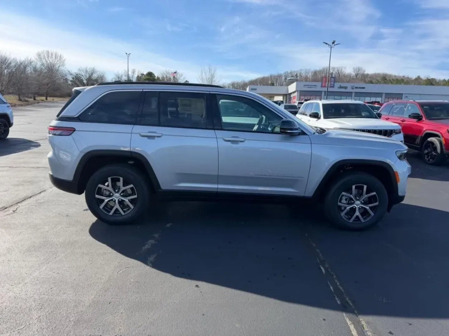 2025 /Wicker Beige/Black Leather Jeep Grand Cherokee Limited (1C4RJHBG8SC) with an 3.6L V6 24V VVT UPG I engine, located at 970 Woodlawn Dr., Farmington, MO, 63640, (573) 431-7800, 37.825642, -90.468674 - Ready for your next adventure? Imagine cruising through the scenic countryside, tackling rugged trails, or heading out on family road trips in the luxurious 2025 Jeep Grand Cherokee Limited. This SUV is designed for those who crave both comfort and capability, making it the perfect choice for active - Photo#1