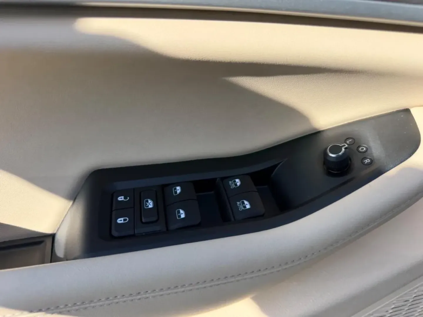 2025 /Wicker Beige/Black Leather Jeep Grand Cherokee Limited (1C4RJHBG8SC) with an 3.6L V6 24V VVT UPG I engine, located at 970 Woodlawn Dr., Farmington, MO, 63640, (573) 431-7800, 37.825642, -90.468674 - Ready for your next adventure? Imagine cruising through the scenic countryside, tackling rugged trails, or heading out on family road trips in the luxurious 2025 Jeep Grand Cherokee Limited. This SUV is designed for those who crave both comfort and capability, making it the perfect choice for active - Photo#19