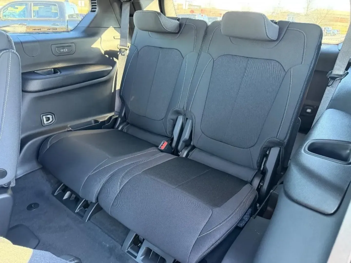 2025 /Global Black Cloth Jeep Grand Cherokee Laredo (1C4RJKAG7S8) with an 3.6L V6 24V VVT UPG I engine, Automatic transmission, located at 970 Woodlawn Dr., Farmington, MO, 63640, (573) 431-7800, 37.825642, -90.468674 - **Discover Your Next Adventure with the 2025 Jeep Grand Cherokee at Pettus CDJR Farmington**<br /> <br /> Are you ready to elevate your driving experience? Whether you're embarking on a weekend getaway with the family or navigating the daily grind, the 2025 Jeep Grand Cherokee is the perfect compani - Photo#9