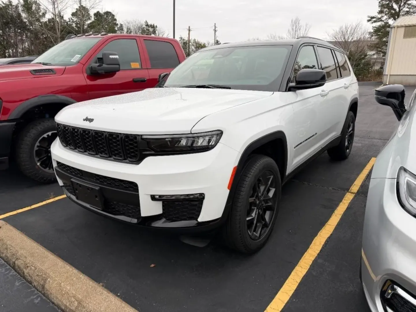 2025 /Global Black Leather Jeep Grand Cherokee Limited (1C4RJKBG1S8) with an 3.6L V6 24V VVT UPG I engine, located at 970 Woodlawn Dr., Farmington, MO, 63640, (573) 431-7800, 37.825642, -90.468674 - Discover your next adventure with the 2025 Jeep Grand Cherokee Limited, available exclusively at Pettus CDJR Farmington. Located at 970 Woodlawn Drive in Farmington, MO, our OEM dealership specializes in providing quality used vehicles that fit every lifestyle. Whether you're a growing family in nee - Photo#0