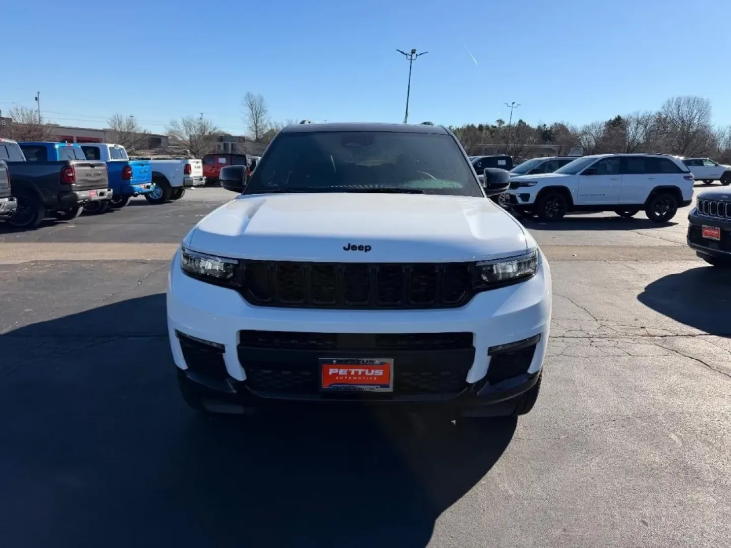2025 /Global Black Leather Jeep Grand Cherokee Limited (1C4RJKBG1S8) with an 3.6L V6 24V VVT UPG I engine, located at 970 Woodlawn Dr., Farmington, MO, 63640, (573) 431-7800, 37.825642, -90.468674 - Discover your next adventure with the 2025 Jeep Grand Cherokee Limited, available exclusively at Pettus CDJR Farmington. Located at 970 Woodlawn Drive in Farmington, MO, our OEM dealership specializes in providing quality used vehicles that fit every lifestyle. Whether you're a growing family in nee - Photo#8