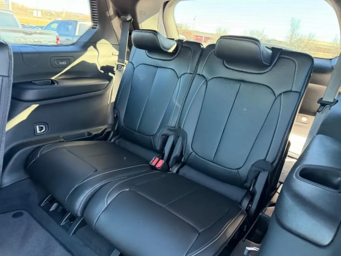 2025 /Global Black Leather Jeep Grand Cherokee Limited (1C4RJKBG1S8) with an 3.6L V6 24V VVT UPG I engine, located at 970 Woodlawn Dr., Farmington, MO, 63640, (573) 431-7800, 37.825642, -90.468674 - Discover your next adventure with the 2025 Jeep Grand Cherokee Limited, available exclusively at Pettus CDJR Farmington. Located at 970 Woodlawn Drive in Farmington, MO, our OEM dealership specializes in providing quality used vehicles that fit every lifestyle. Whether you're a growing family in nee - Photo#9