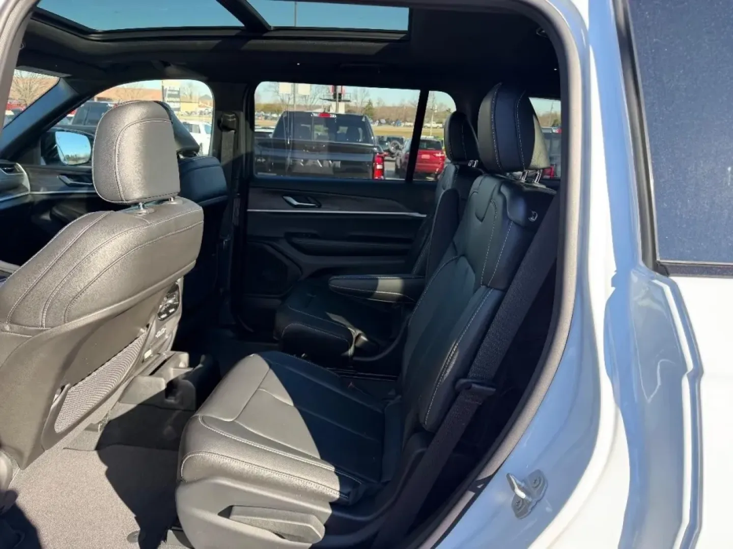 2025 /Global Black Leather Jeep Grand Cherokee Limited (1C4RJKBG1S8) with an 3.6L V6 24V VVT UPG I engine, located at 970 Woodlawn Dr., Farmington, MO, 63640, (573) 431-7800, 37.825642, -90.468674 - Discover your next adventure with the 2025 Jeep Grand Cherokee Limited, available exclusively at Pettus CDJR Farmington. Located at 970 Woodlawn Drive in Farmington, MO, our OEM dealership specializes in providing quality used vehicles that fit every lifestyle. Whether you're a growing family in nee - Photo#10