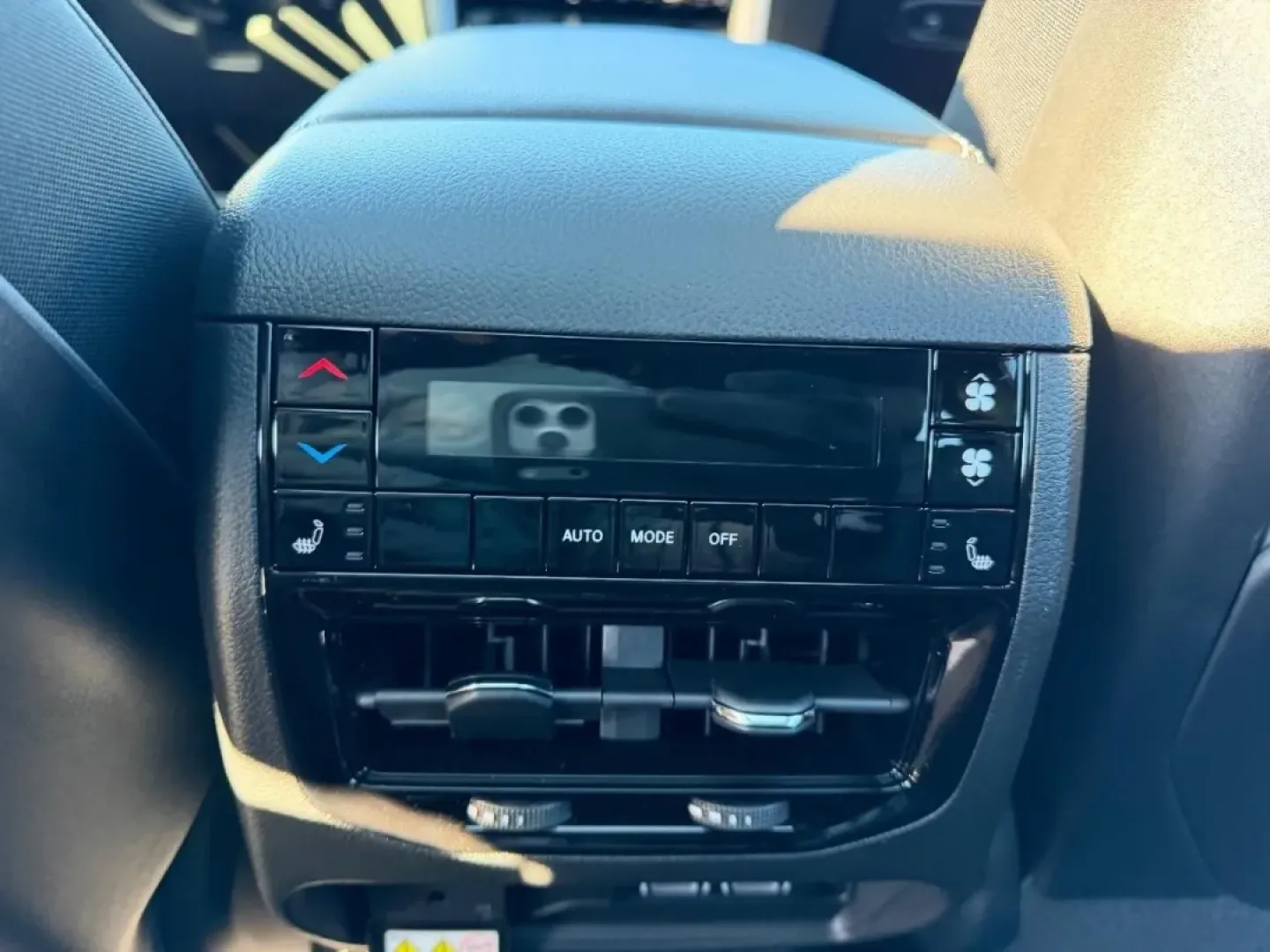 2025 /Global Black Leather Jeep Grand Cherokee Limited (1C4RJKBG1S8) with an 3.6L V6 24V VVT UPG I engine, located at 970 Woodlawn Dr., Farmington, MO, 63640, (573) 431-7800, 37.825642, -90.468674 - Discover your next adventure with the 2025 Jeep Grand Cherokee Limited, available exclusively at Pettus CDJR Farmington. Located at 970 Woodlawn Drive in Farmington, MO, our OEM dealership specializes in providing quality used vehicles that fit every lifestyle. Whether you're a growing family in nee - Photo#12