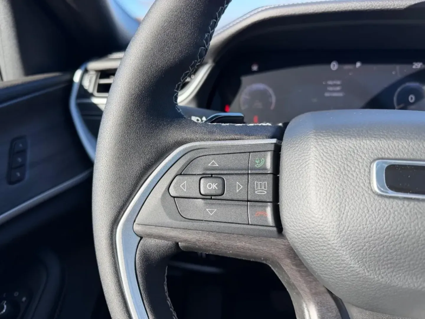 2025 /Global Black Leather Jeep Grand Cherokee Limited (1C4RJKBG1S8) with an 3.6L V6 24V VVT UPG I engine, located at 970 Woodlawn Dr., Farmington, MO, 63640, (573) 431-7800, 37.825642, -90.468674 - Discover your next adventure with the 2025 Jeep Grand Cherokee Limited, available exclusively at Pettus CDJR Farmington. Located at 970 Woodlawn Drive in Farmington, MO, our OEM dealership specializes in providing quality used vehicles that fit every lifestyle. Whether you're a growing family in nee - Photo#15