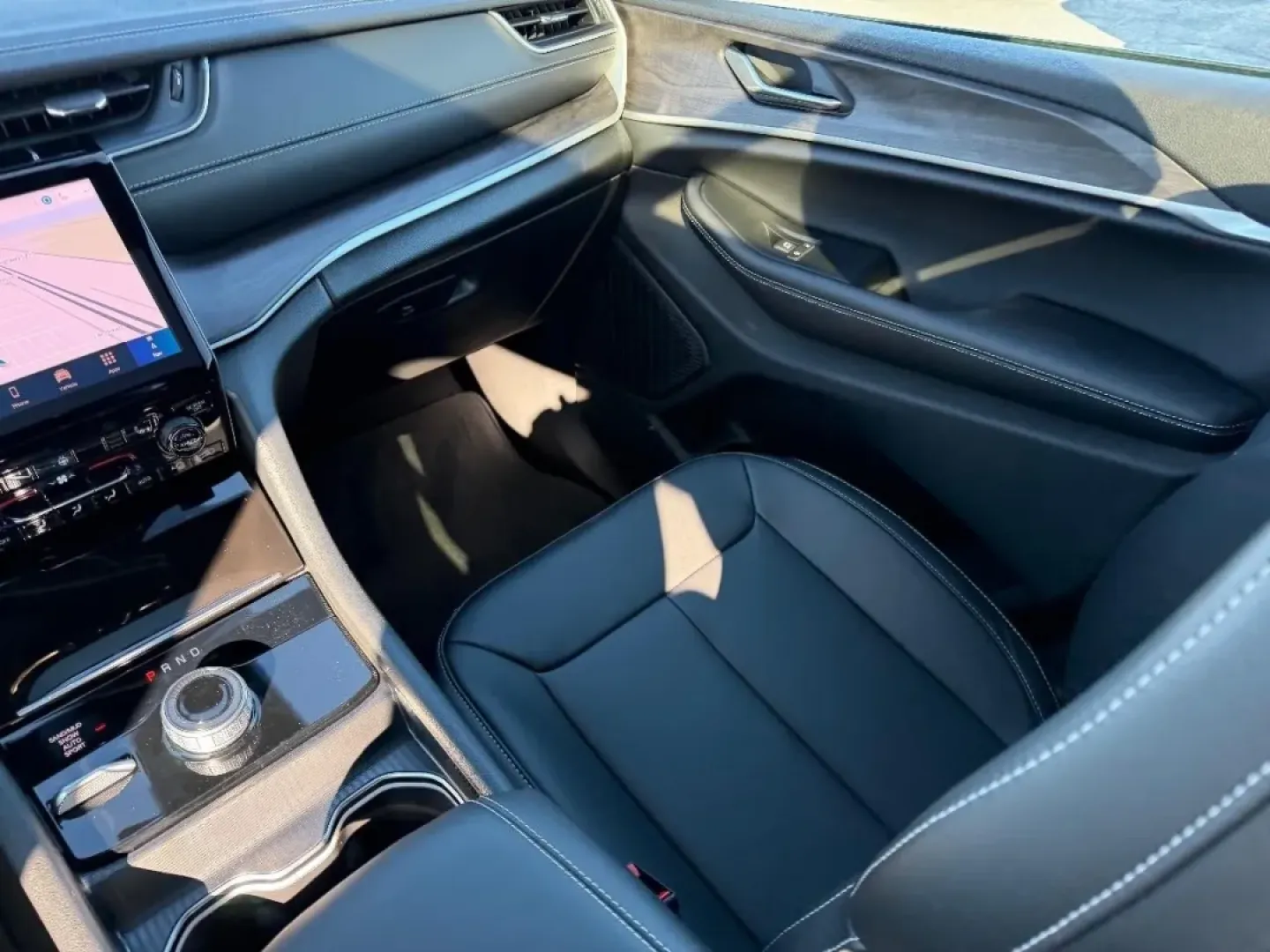 2025 /Global Black Leather Jeep Grand Cherokee Limited (1C4RJKBG1S8) with an 3.6L V6 24V VVT UPG I engine, located at 970 Woodlawn Dr., Farmington, MO, 63640, (573) 431-7800, 37.825642, -90.468674 - Discover your next adventure with the 2025 Jeep Grand Cherokee Limited, available exclusively at Pettus CDJR Farmington. Located at 970 Woodlawn Drive in Farmington, MO, our OEM dealership specializes in providing quality used vehicles that fit every lifestyle. Whether you're a growing family in nee - Photo#20