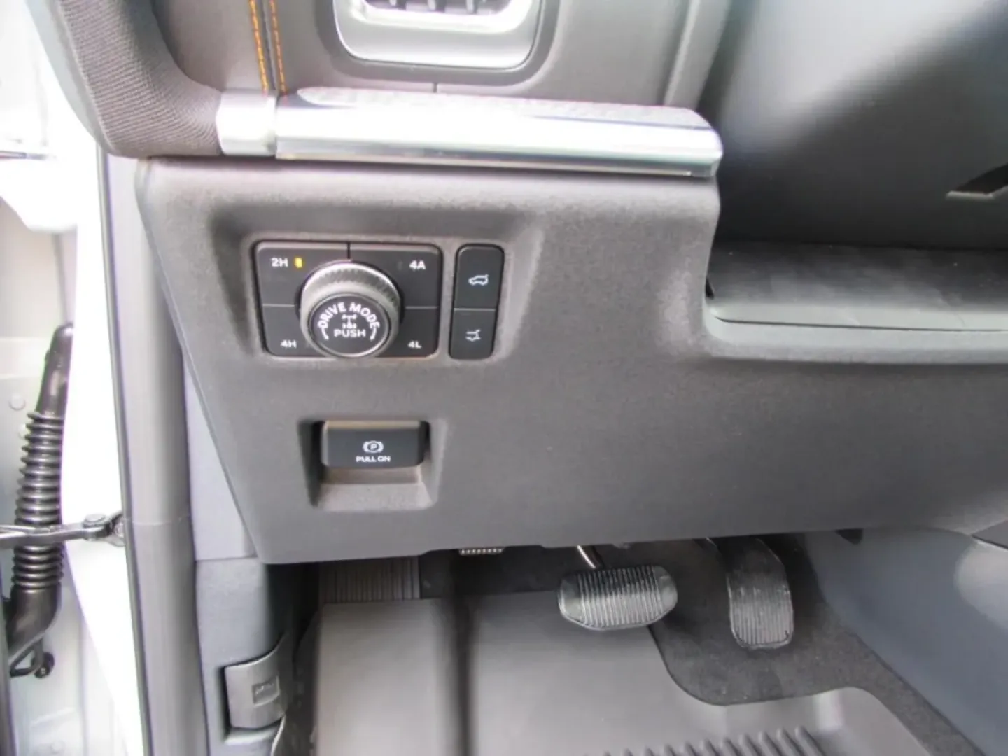 2025 /Black Onyx Electric Spice Ford Expedition Tremor (1FMJU1RG5SE) with an 3.5L V6 EcoBoost High Output engine, Automatic transmission, located at 12836 Highway 21, De Soto, MO, 63020, (636) 337-7777, 38.151867, -90.575615 - **Embrace Adventure with the 2025 Ford Expedition Tremor at Pettus Ford De Soto!**<br /> <br /> Are you ready to take your family road trips to the next level? The 2025 Ford Expedition Tremor isn't just an SUV; it's your gateway to unforgettable adventures. Whether you're exploring the scenic routes - Photo#12