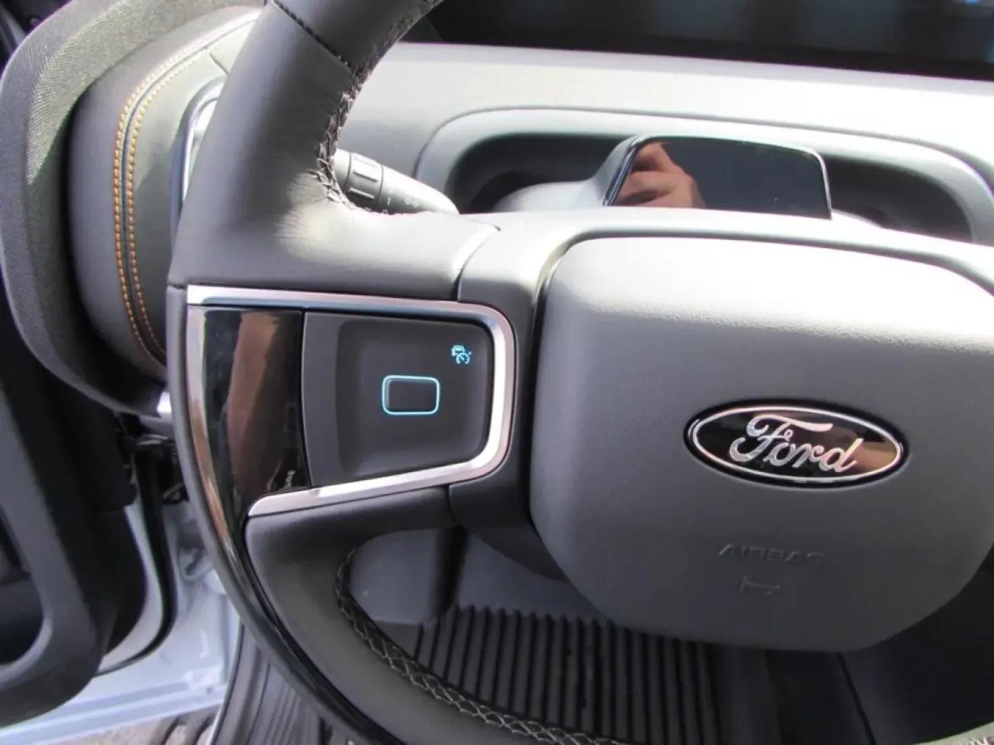 2025 /Black Onyx Electric Spice Ford Expedition Tremor (1FMJU1RG5SE) with an 3.5L V6 EcoBoost High Output engine, Automatic transmission, located at 12836 Highway 21, De Soto, MO, 63020, (636) 337-7777, 38.151867, -90.575615 - **Embrace Adventure with the 2025 Ford Expedition Tremor at Pettus Ford De Soto!**<br /> <br /> Are you ready to take your family road trips to the next level? The 2025 Ford Expedition Tremor isn't just an SUV; it's your gateway to unforgettable adventures. Whether you're exploring the scenic routes - Photo#14