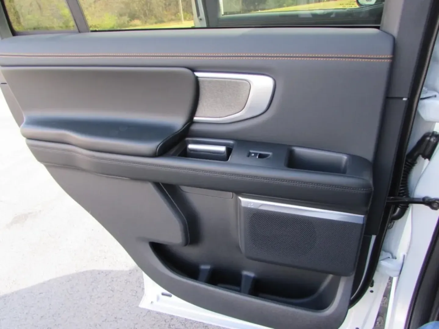 2025 /Black Onyx Electric Spice Ford Expedition Tremor (1FMJU1RG5SE) with an 3.5L V6 EcoBoost High Output engine, Automatic transmission, located at 12836 Highway 21, De Soto, MO, 63020, (636) 337-7777, 38.151867, -90.575615 - **Embrace Adventure with the 2025 Ford Expedition Tremor at Pettus Ford De Soto!**<br /> <br /> Are you ready to take your family road trips to the next level? The 2025 Ford Expedition Tremor isn't just an SUV; it's your gateway to unforgettable adventures. Whether you're exploring the scenic routes - Photo#22