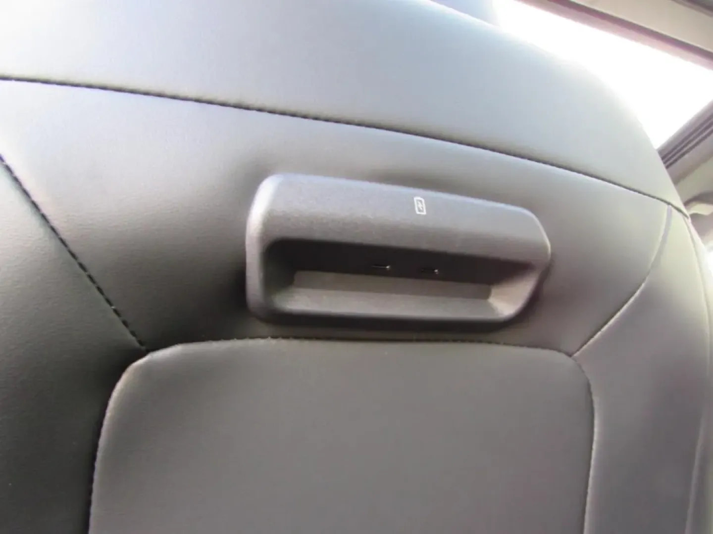 2025 /Black Onyx Electric Spice Ford Expedition Tremor (1FMJU1RG5SE) with an 3.5L V6 EcoBoost High Output engine, Automatic transmission, located at 12836 Highway 21, De Soto, MO, 63020, (636) 337-7777, 38.151867, -90.575615 - **Embrace Adventure with the 2025 Ford Expedition Tremor at Pettus Ford De Soto!**<br /> <br /> Are you ready to take your family road trips to the next level? The 2025 Ford Expedition Tremor isn't just an SUV; it's your gateway to unforgettable adventures. Whether you're exploring the scenic routes - Photo#25