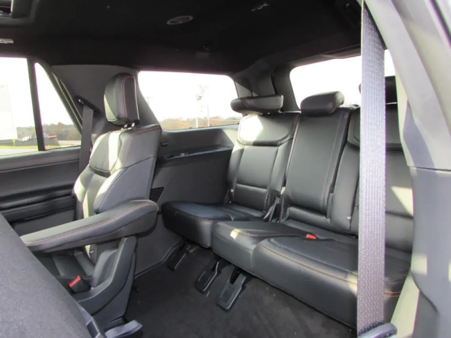 2025 /Black Onyx Electric Spice Ford Expedition Tremor (1FMJU1RG5SE) with an 3.5L V6 EcoBoost High Output engine, Automatic transmission, located at 12836 Highway 21, De Soto, MO, 63020, (636) 337-7777, 38.151867, -90.575615 - **Embrace Adventure with the 2025 Ford Expedition Tremor at Pettus Ford De Soto!**<br /> <br /> Are you ready to take your family road trips to the next level? The 2025 Ford Expedition Tremor isn't just an SUV; it's your gateway to unforgettable adventures. Whether you're exploring the scenic routes - Photo#27