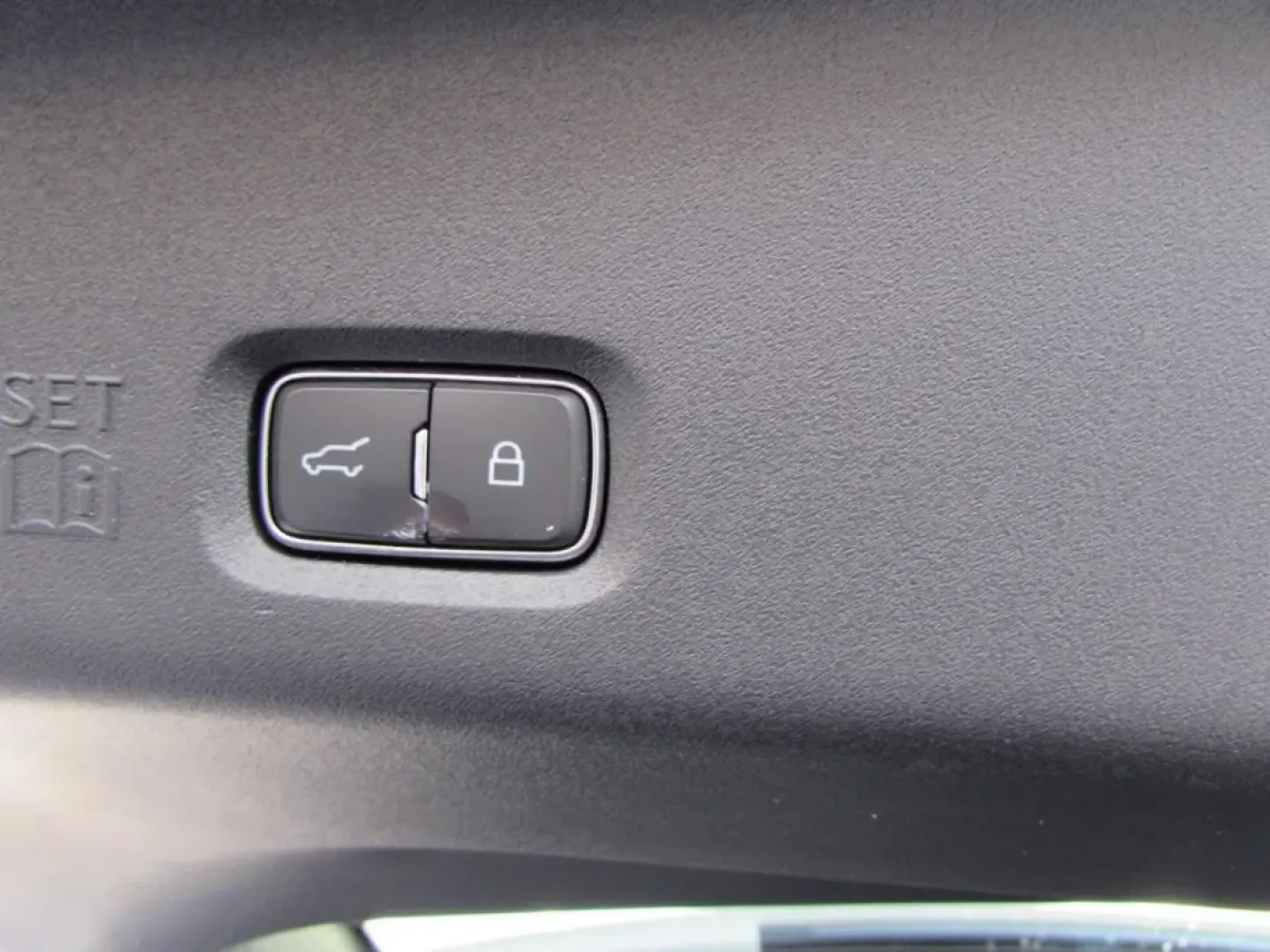 2025 /Black Onyx Electric Spice Ford Expedition Tremor (1FMJU1RG5SE) with an 3.5L V6 EcoBoost High Output engine, Automatic transmission, located at 12836 Highway 21, De Soto, MO, 63020, (636) 337-7777, 38.151867, -90.575615 - **Embrace Adventure with the 2025 Ford Expedition Tremor at Pettus Ford De Soto!**<br /> <br /> Are you ready to take your family road trips to the next level? The 2025 Ford Expedition Tremor isn't just an SUV; it's your gateway to unforgettable adventures. Whether you're exploring the scenic routes - Photo#30