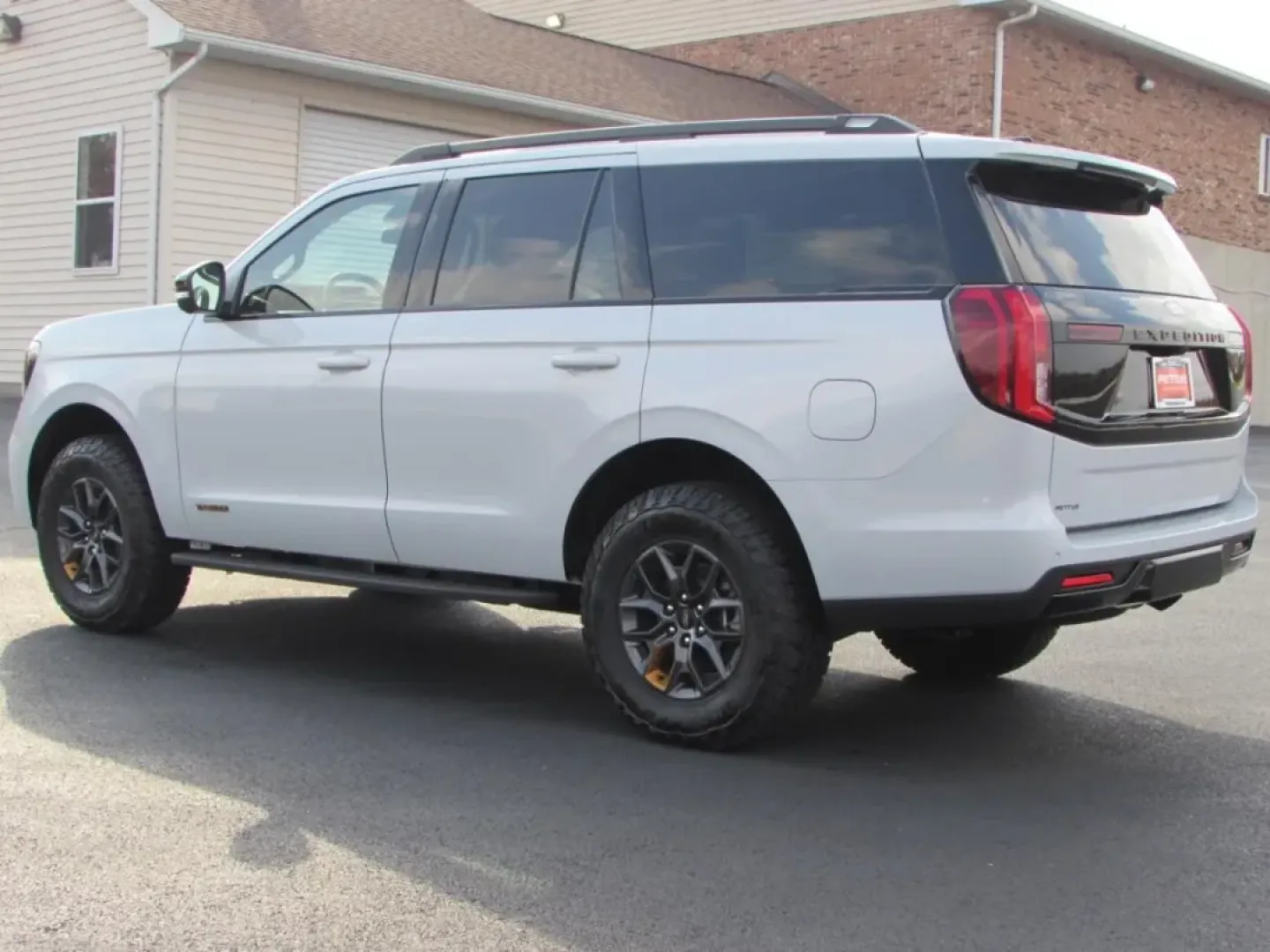 2025 /Black Onyx Electric Spice Ford Expedition Tremor (1FMJU1RG5SE) with an 3.5L V6 EcoBoost High Output engine, Automatic transmission, located at 12836 Highway 21, De Soto, MO, 63020, (636) 337-7777, 38.151867, -90.575615 - **Embrace Adventure with the 2025 Ford Expedition Tremor at Pettus Ford De Soto!**<br /> <br /> Are you ready to take your family road trips to the next level? The 2025 Ford Expedition Tremor isn't just an SUV; it's your gateway to unforgettable adventures. Whether you're exploring the scenic routes - Photo#4